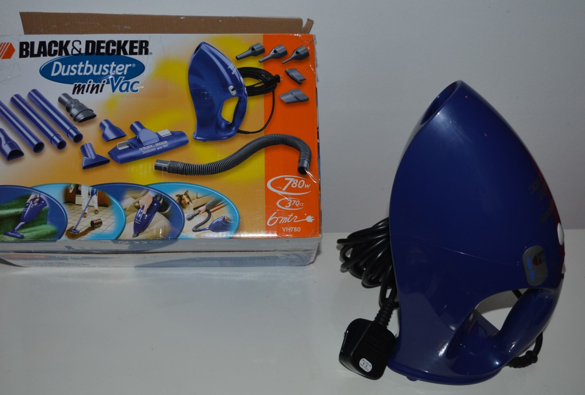 1 x Black & Decker Mini Vac With Accessories - Very Good Condition - Good Working Order - CL10 - - Image 3 of 5