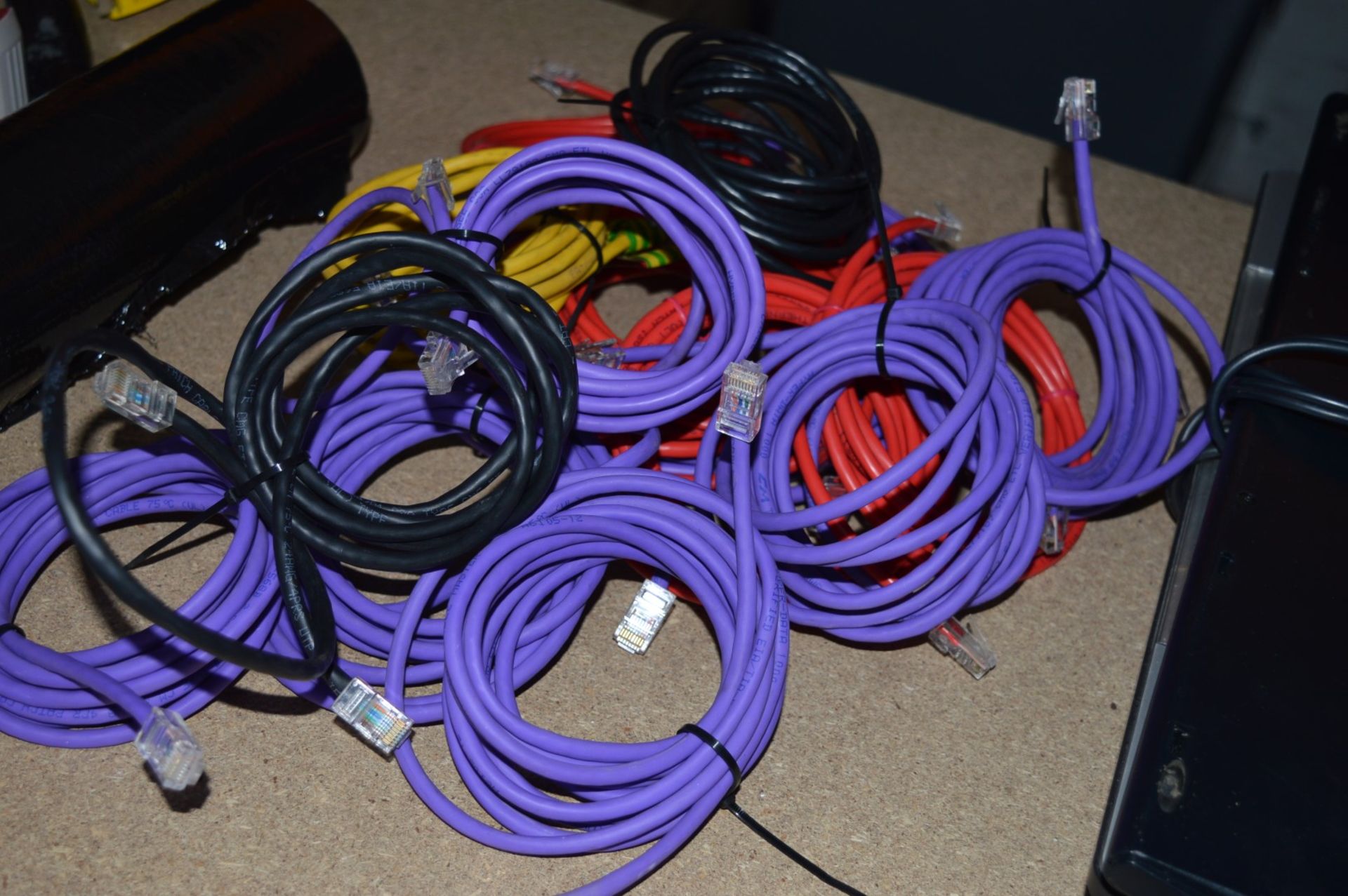 1 x Large Collection of Computer Equipment and Cables - Axis 70U Network Document Server, 17 x - Image 2 of 9