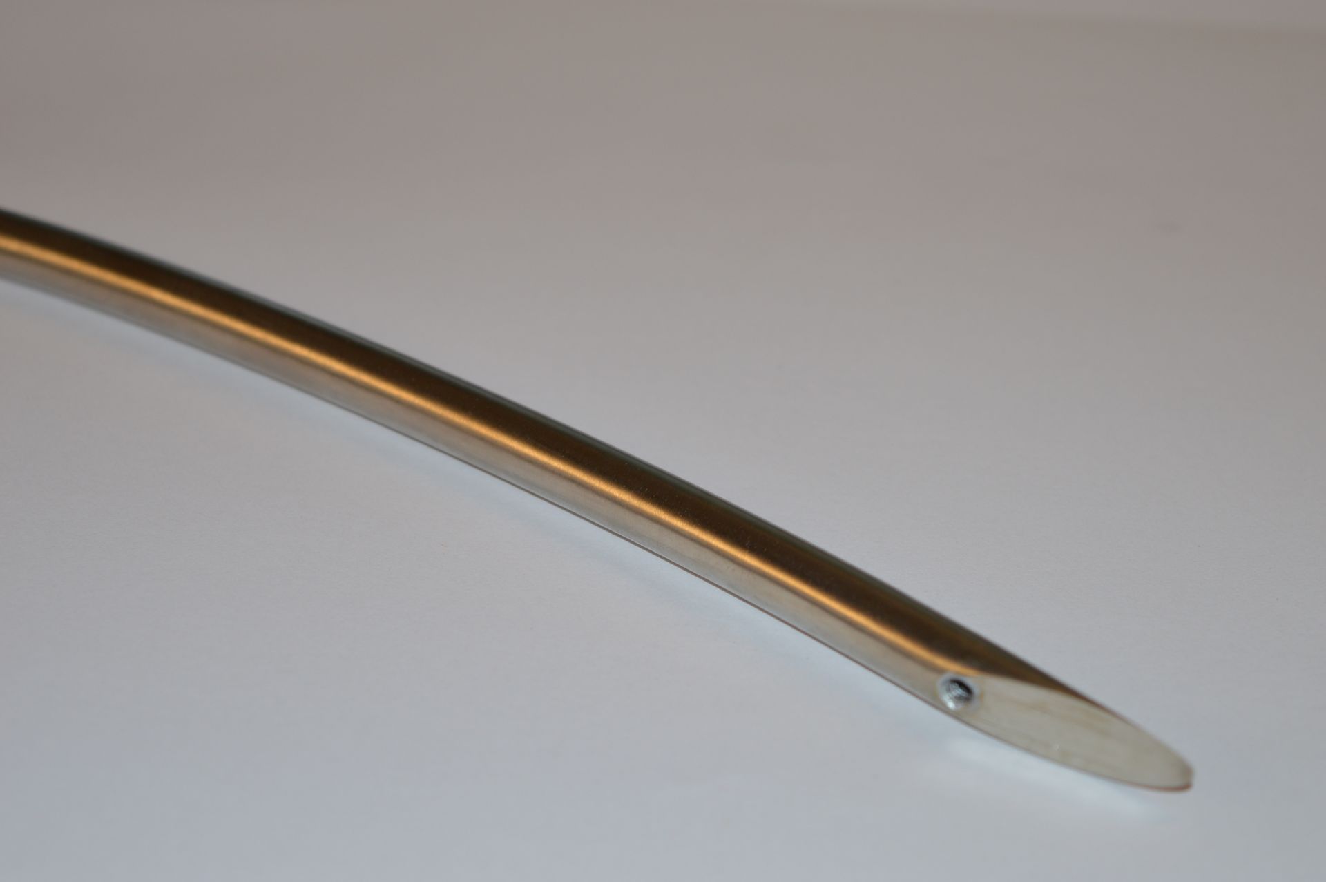 200 x Contemporary Cabinet Door Handles - Stunning Brushed Nickel Finish With Bow Design - CL003 - - Image 4 of 6