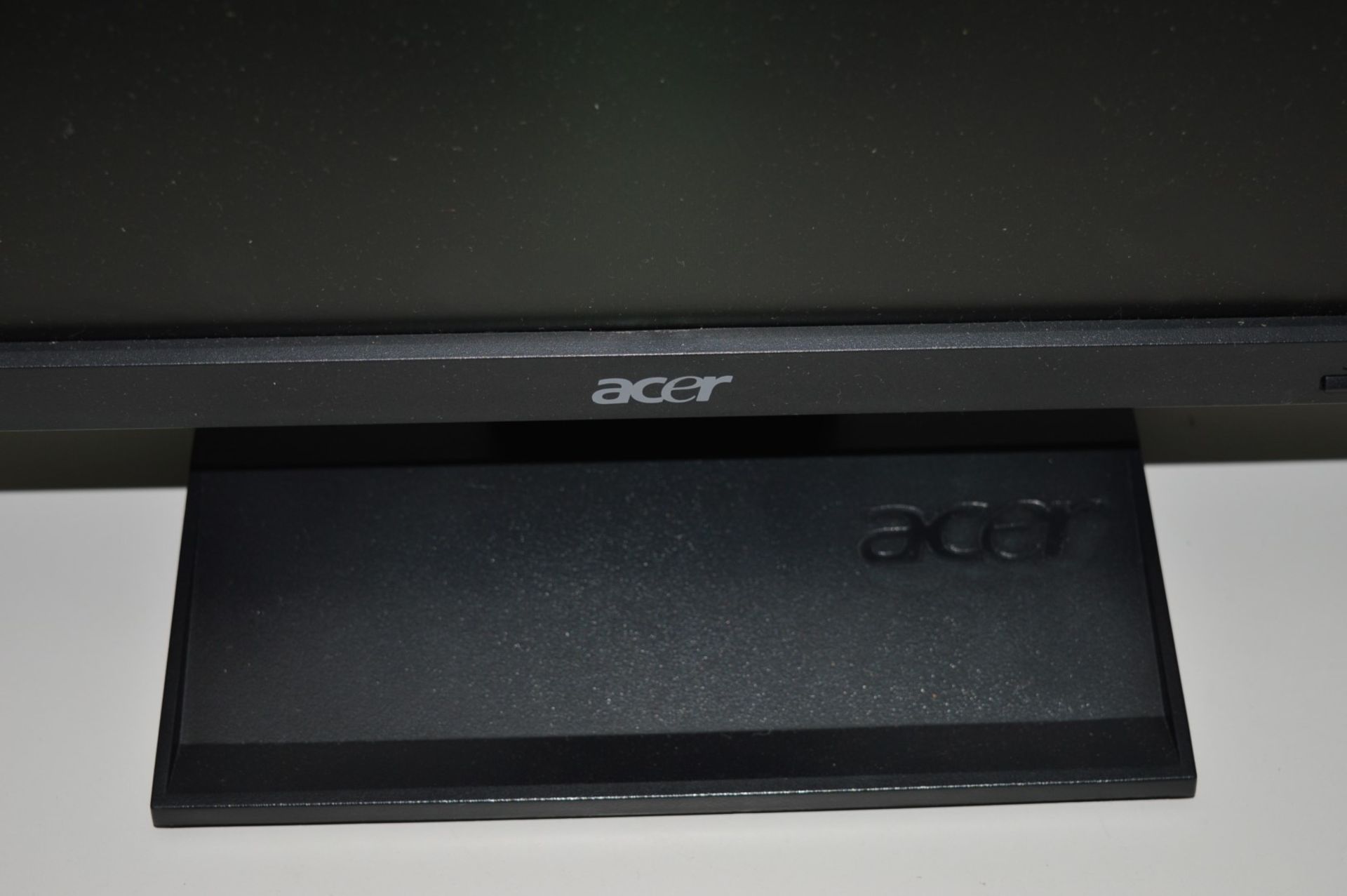 1 x Acer 19 Inch Flat Screen Monitor - Model V193wv - CL011 - Ref JP473 - Location: Altrincham WA14 - Image 2 of 4
