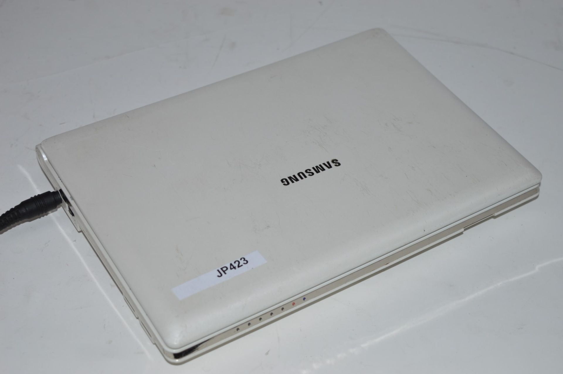 1 x Samsung NP-NC10 Netbook Computer - 10.2 Inch Screen, 1gb Ram, 1.6ghz Atom Processor, 80gfb - Image 5 of 5