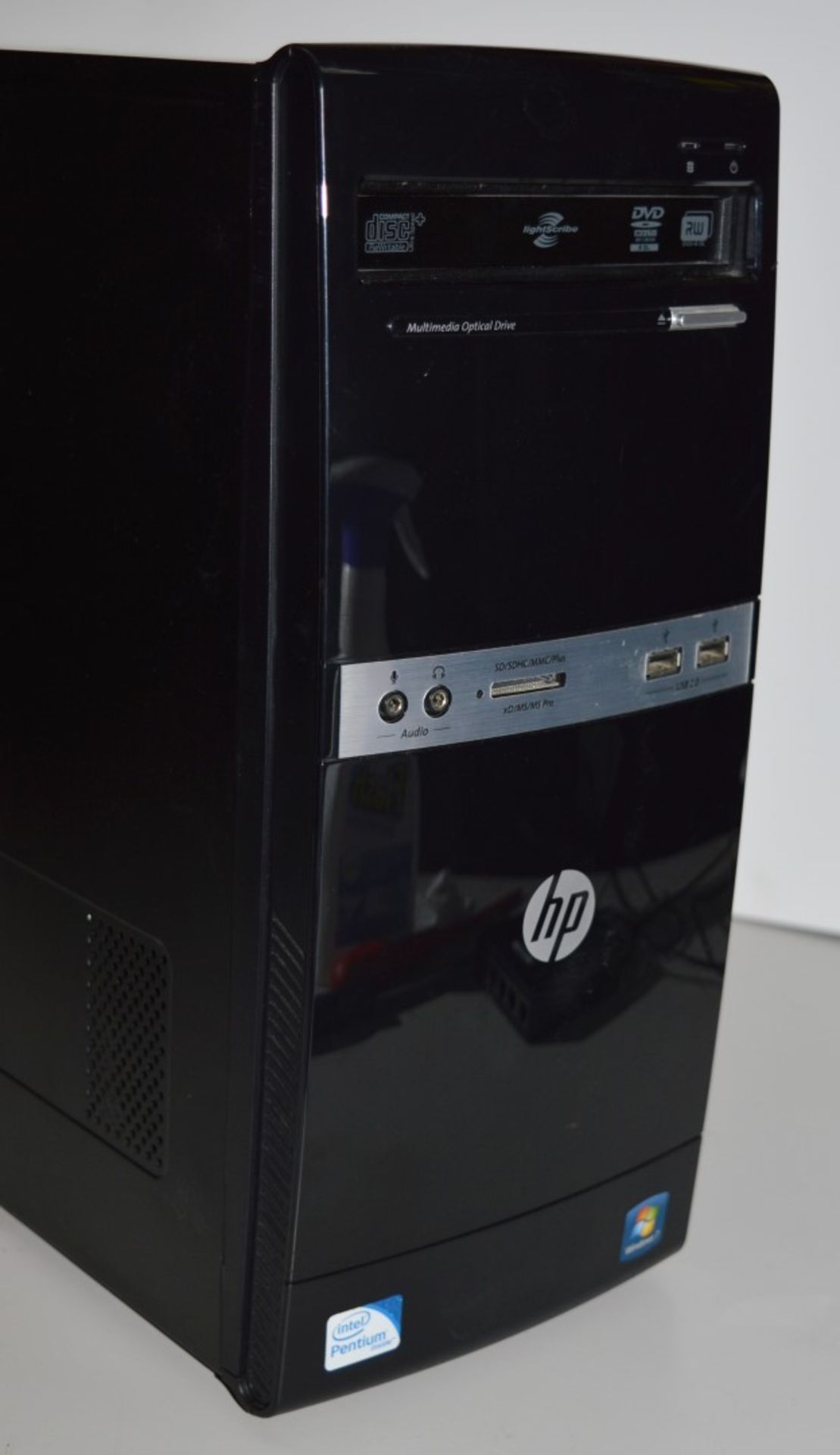 1 x Hewlet Packard Desktop Computer - Features an Intel Pentium E5800 3.2ghz Dual Core Processor, - Image 2 of 4