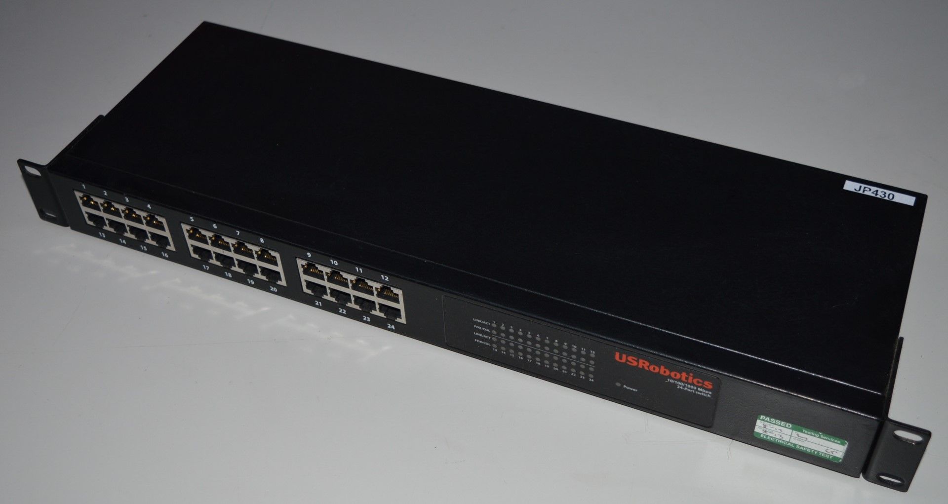 1 x USRobotics 10/100/1000 Mbps 24 Port Network Switch - CL011 - Ref JP430 - Location: Altrincham - Image 2 of 5