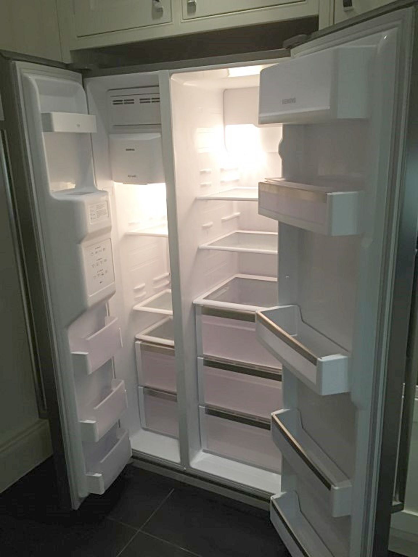1 x Siemens American Fridge / Freezer - Approx 3-4yrs Old In Excellent Working Condition - CL211 - - Image 2 of 8