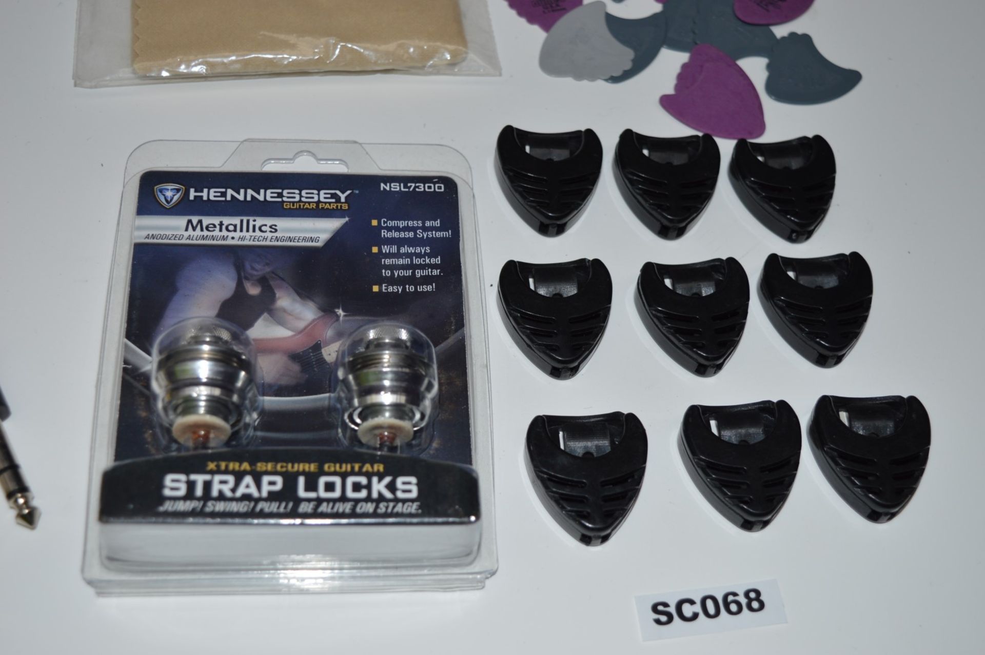 1 x Assorted Collection of Guitar Accessories - Includes Guitar Straps, DVD, Plectrums, Guitar - Image 5 of 13