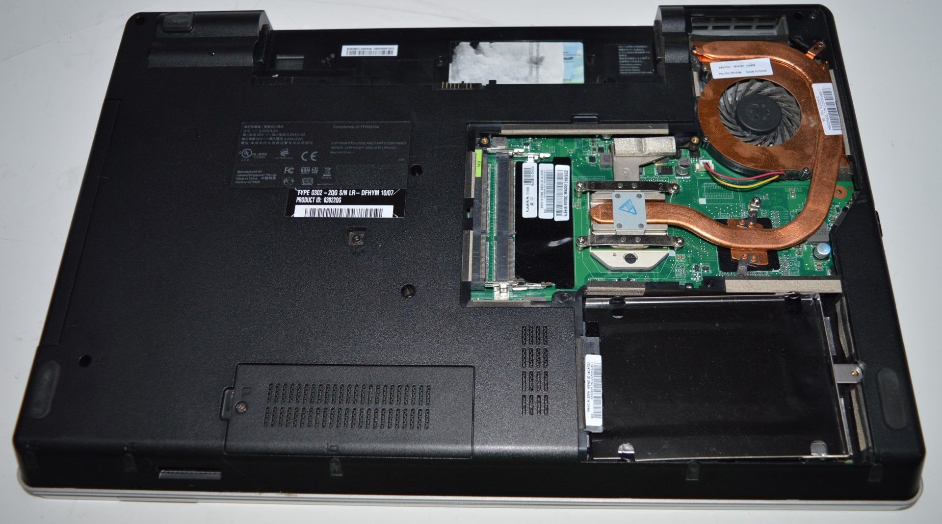 1 x Lenovo Thinkpad Edge Laptop Computer - 15.4 Inch Screen - AMD Athlon II P320 Dual Core Processor - Image 4 of 6