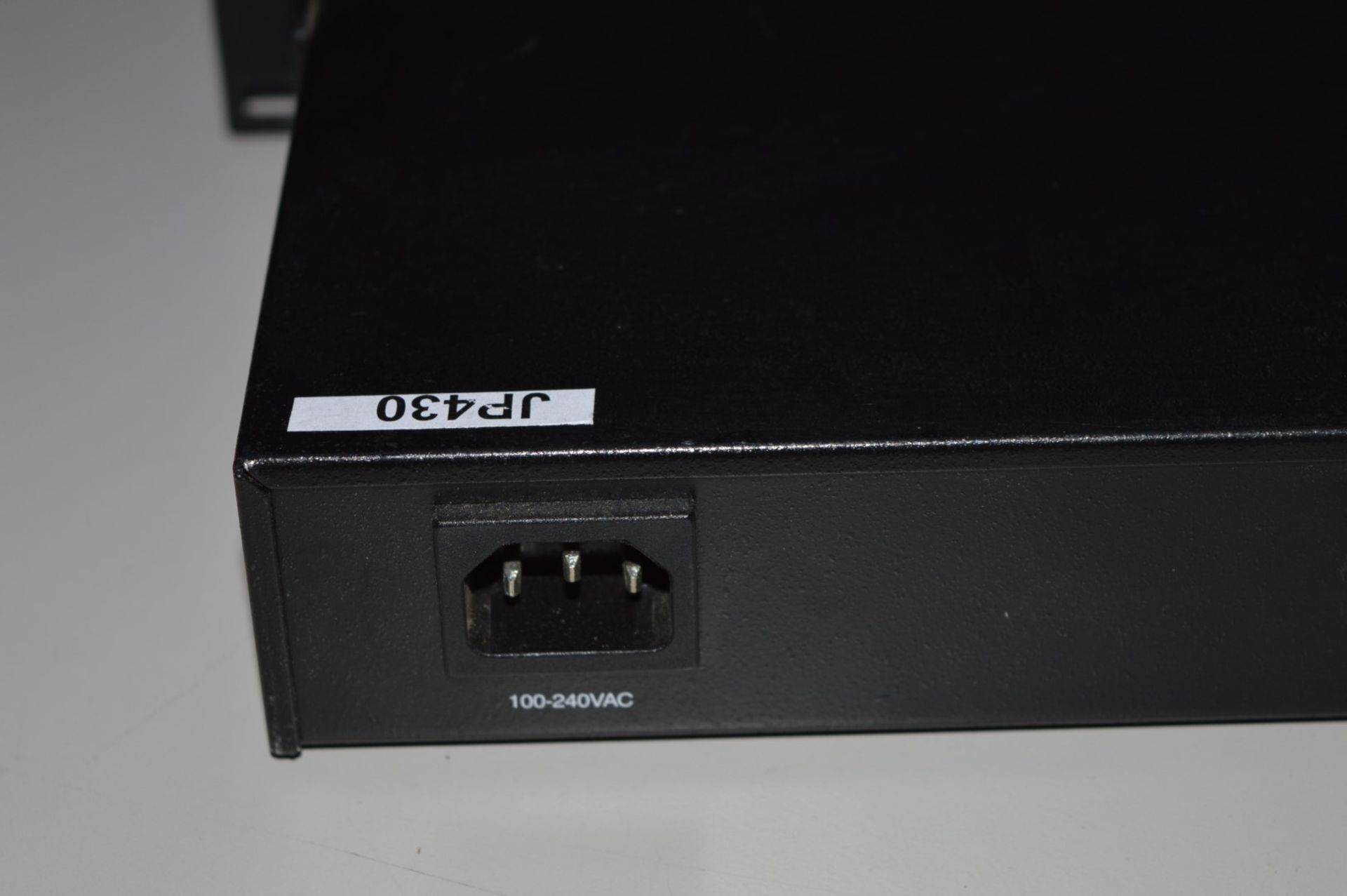 1 x USRobotics 10/100/1000 Mbps 24 Port Network Switch - CL011 - Ref JP430 - Location: Altrincham - Image 5 of 5