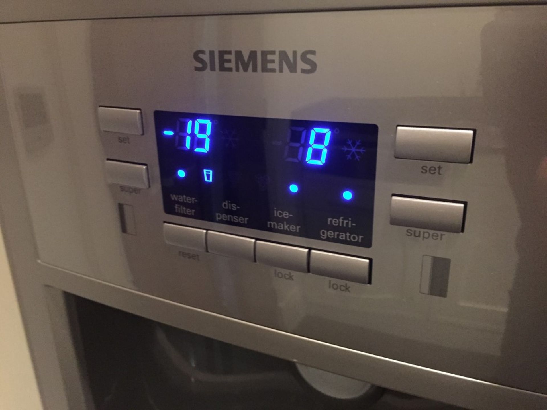 1 x Siemens American Fridge / Freezer - Approx 3-4yrs Old In Excellent Working Condition - CL211 - - Image 3 of 8