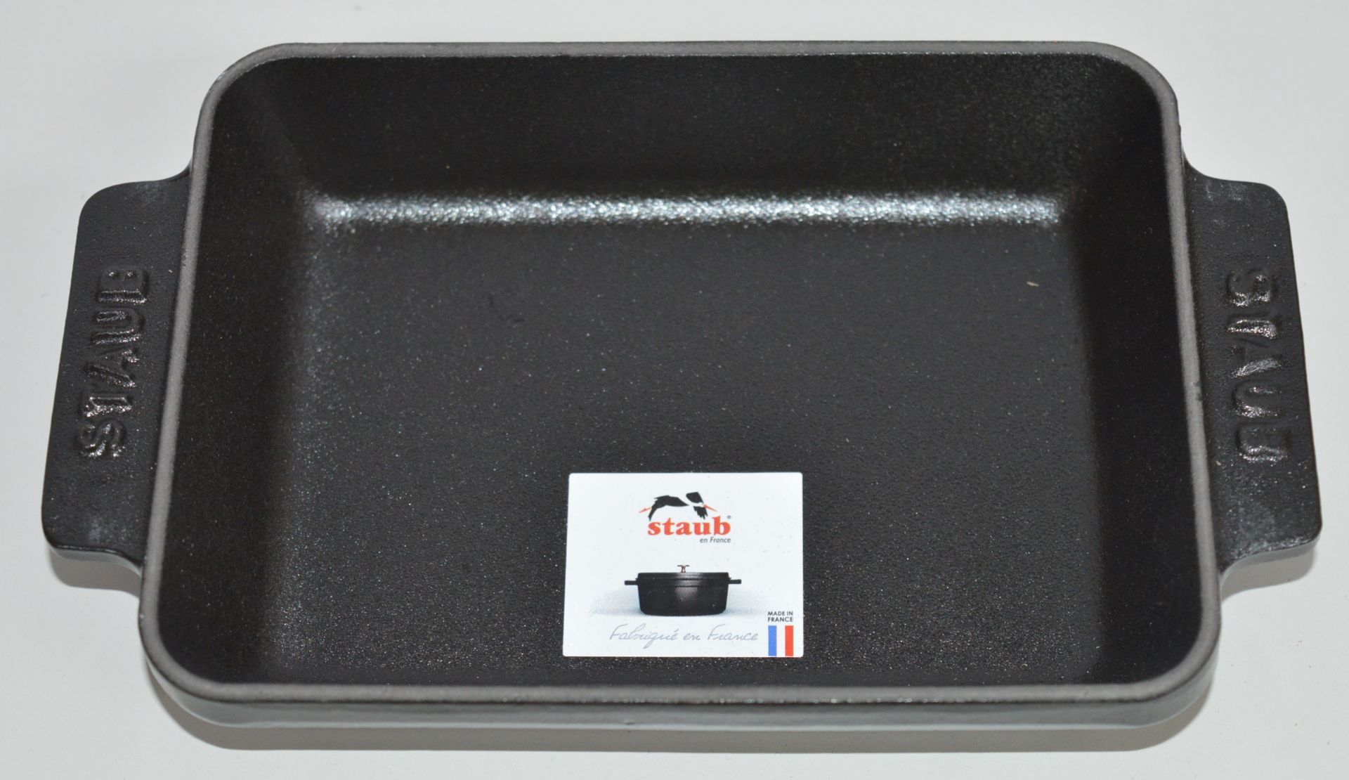 1 x Staub Cast Iron Mini Rectangular Basking Roasting Dish - New Boxed Stock - CL158 - Attractive - Image 9 of 18