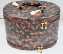 1 x "AB Collezioni" Italian Genuine Leather OVAL VANITY CASE (SY0524) - Ref LT072 - Luxurious Design