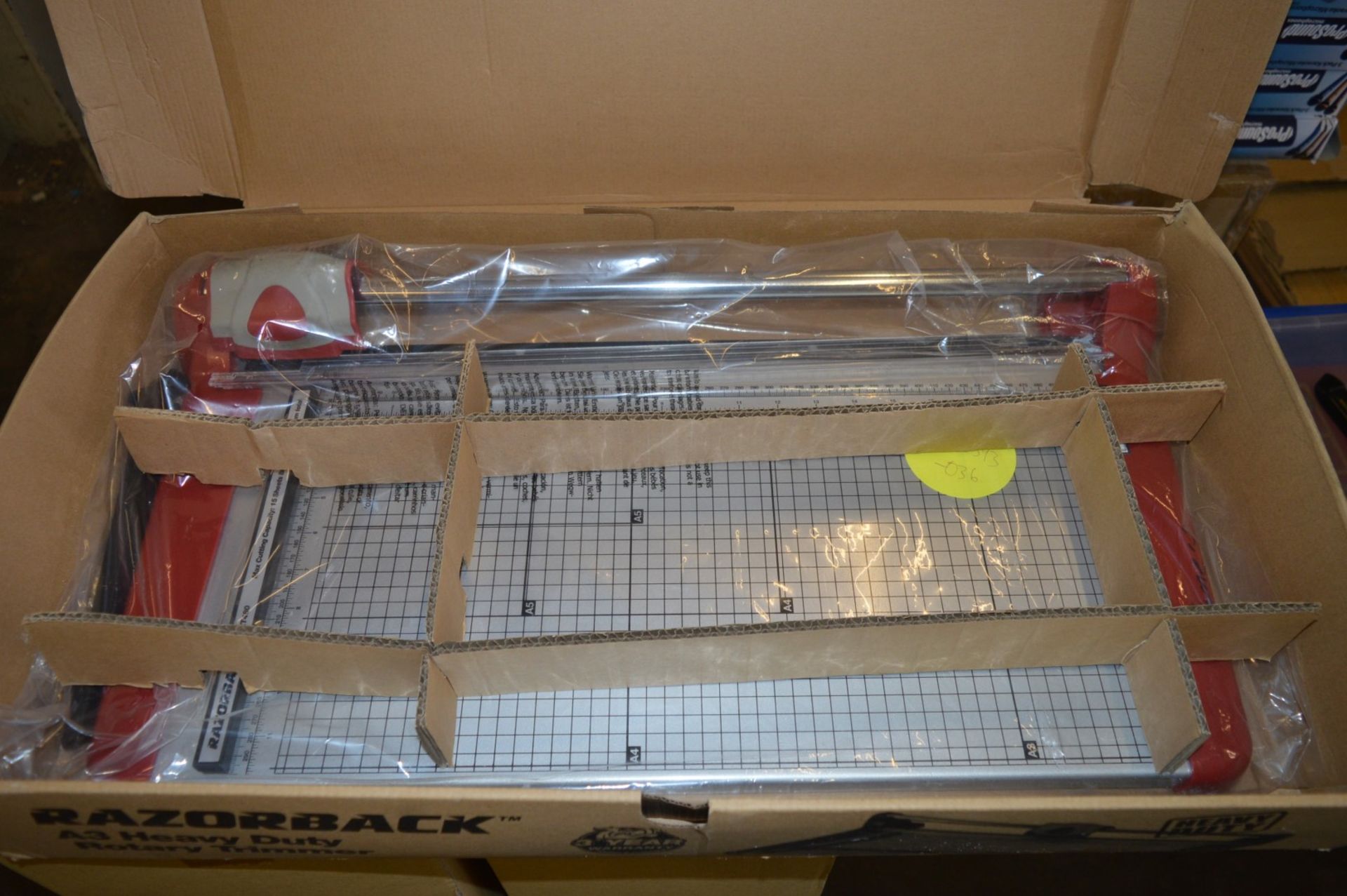 1 x Razorback A3 Heavy Duty Rotary Paper Trimmer - Unused in Original Box - Self Sharpening - Strong - Image 4 of 7