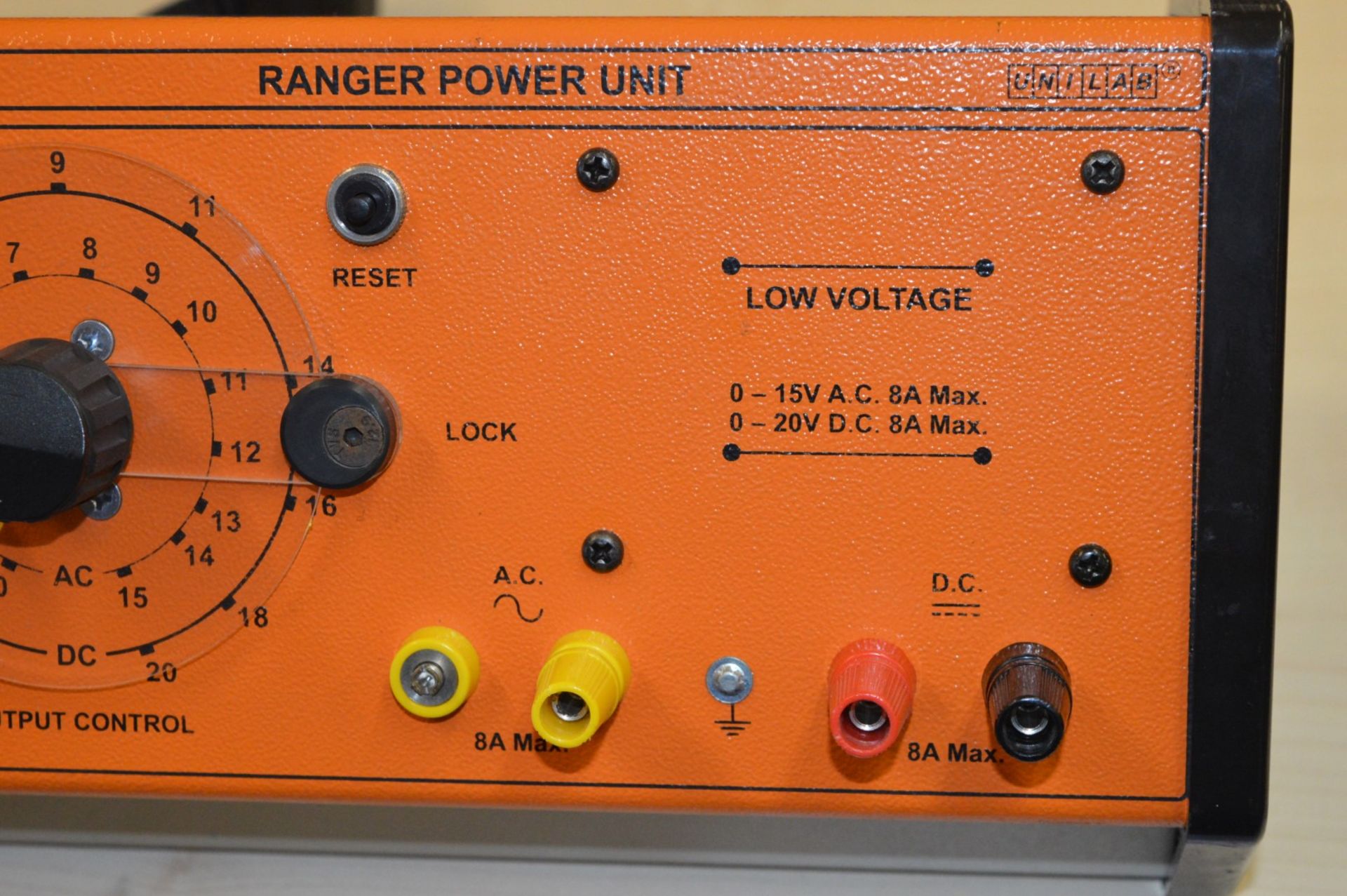 1 x Ranger Power Unit - Retro Range - Variable AC Upto 15 Volts and DC Upto 20 Volts - Ideal For - Image 3 of 6