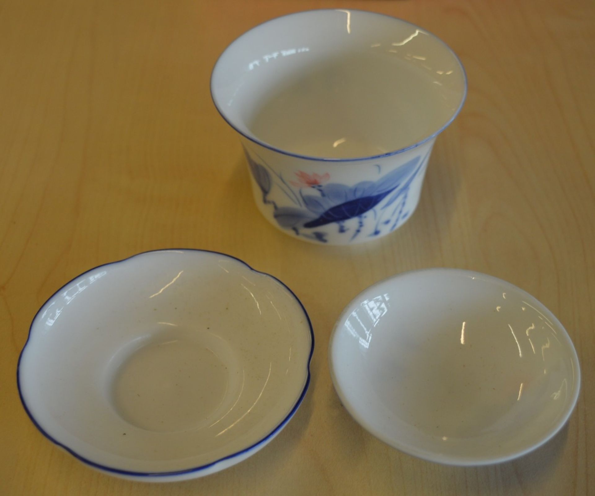 20 x Oriental Cups With Saucers and Lids - Elegant Porcelain Cups / Pots With Fitted Lid and - Image 4 of 6