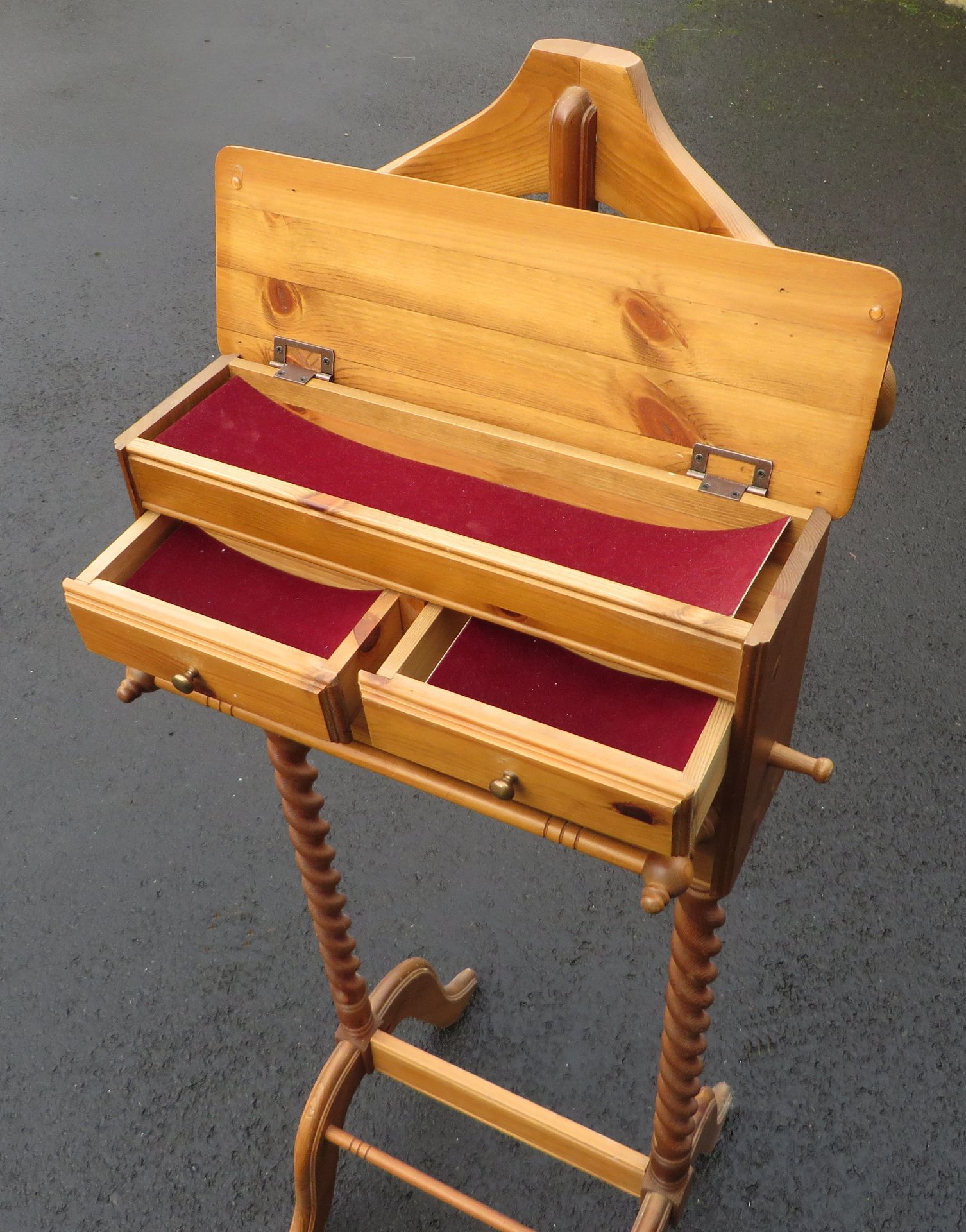 1 x 2-Drawer Pine Mens Valet Stand - CL175 - Location: Bradshaw BL2 - NO VAT ON THE HAMMER - Image 8 of 9