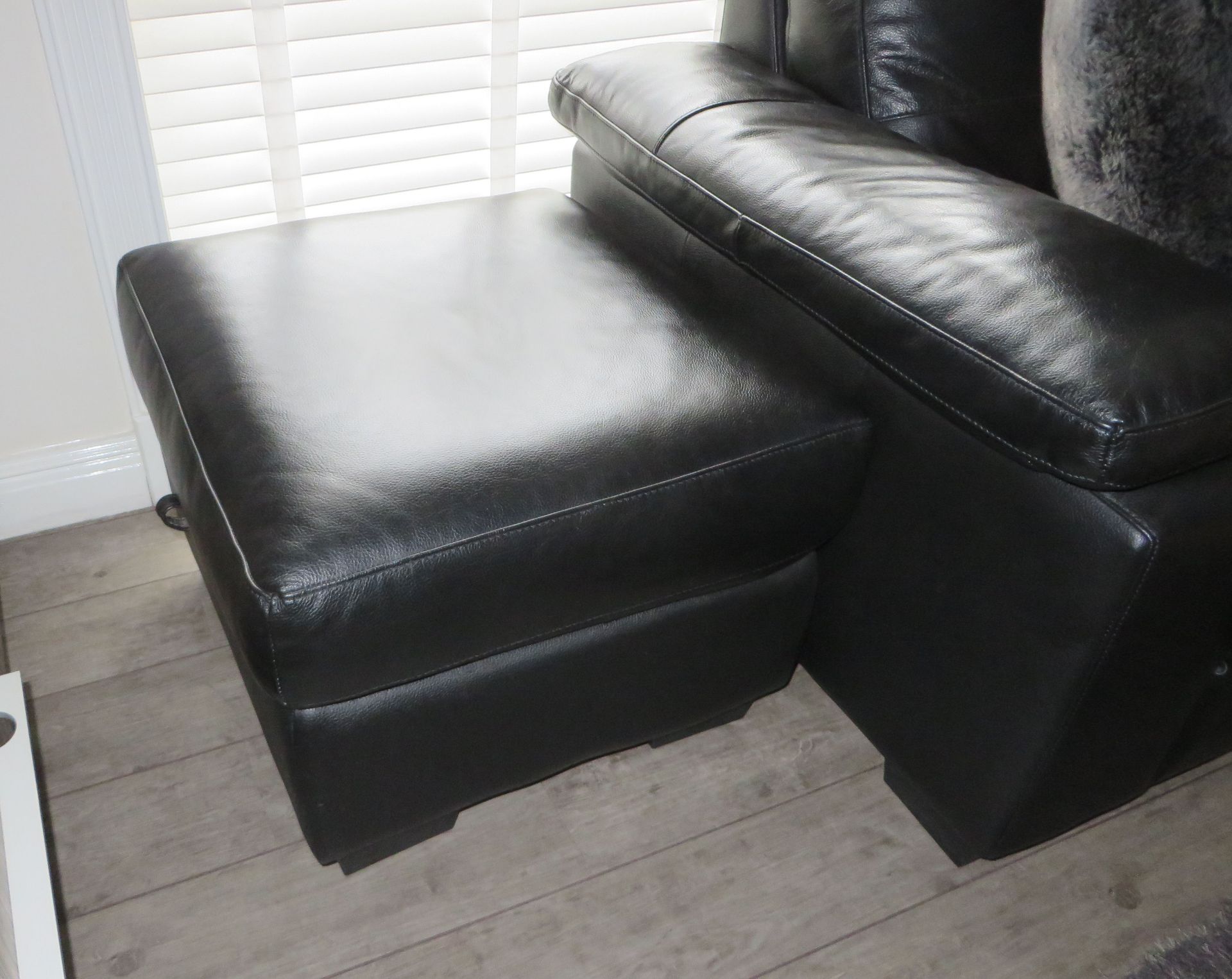 1 x Large Black Leather DFS Corner Sofa with 1 x Pouffe- Excellent Condition - Over £4000 new - Image 12 of 17
