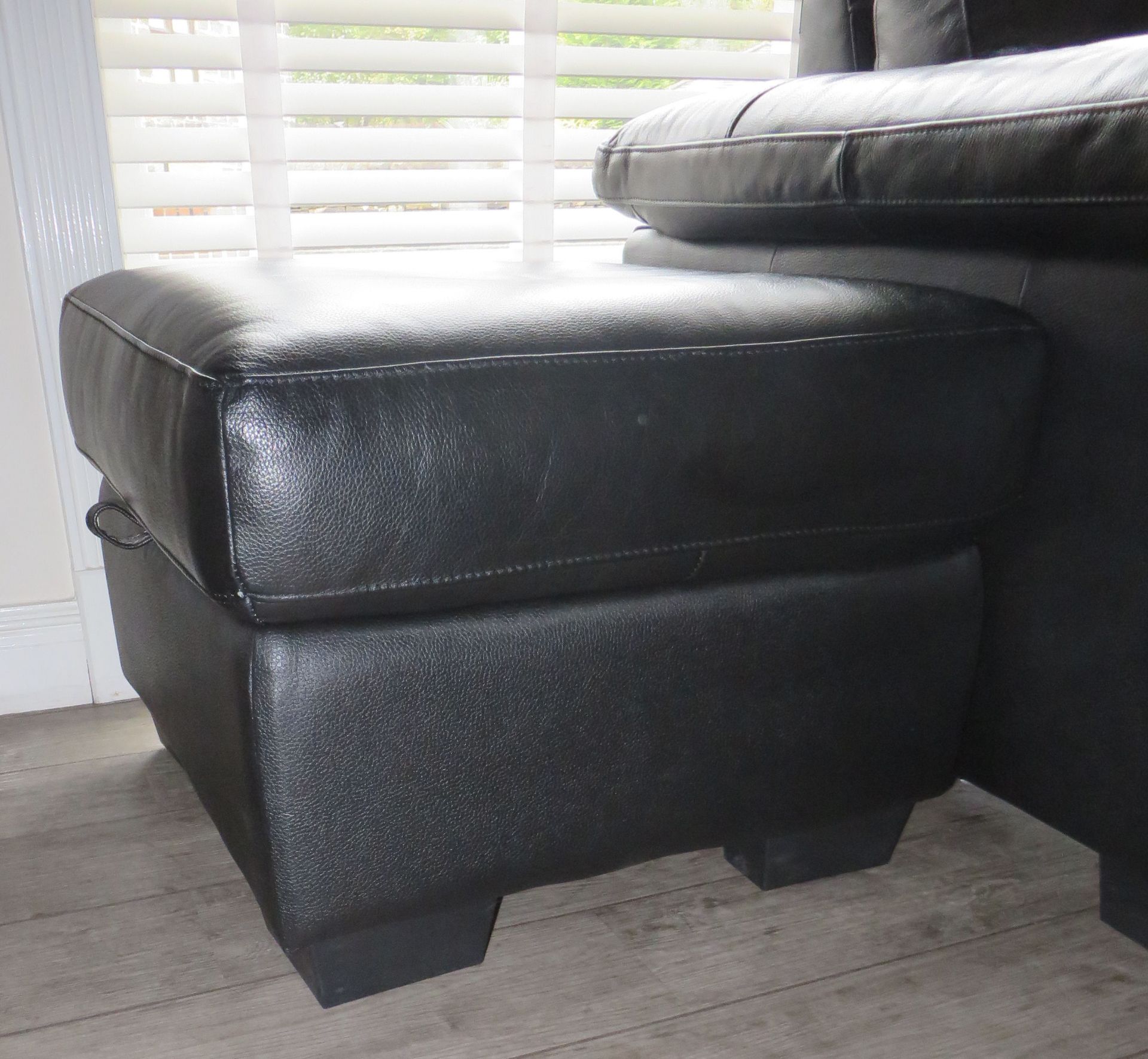 1 x Large Black Leather DFS Corner Sofa with 1 x Pouffe- Excellent Condition - Over £4000 new - Image 14 of 17