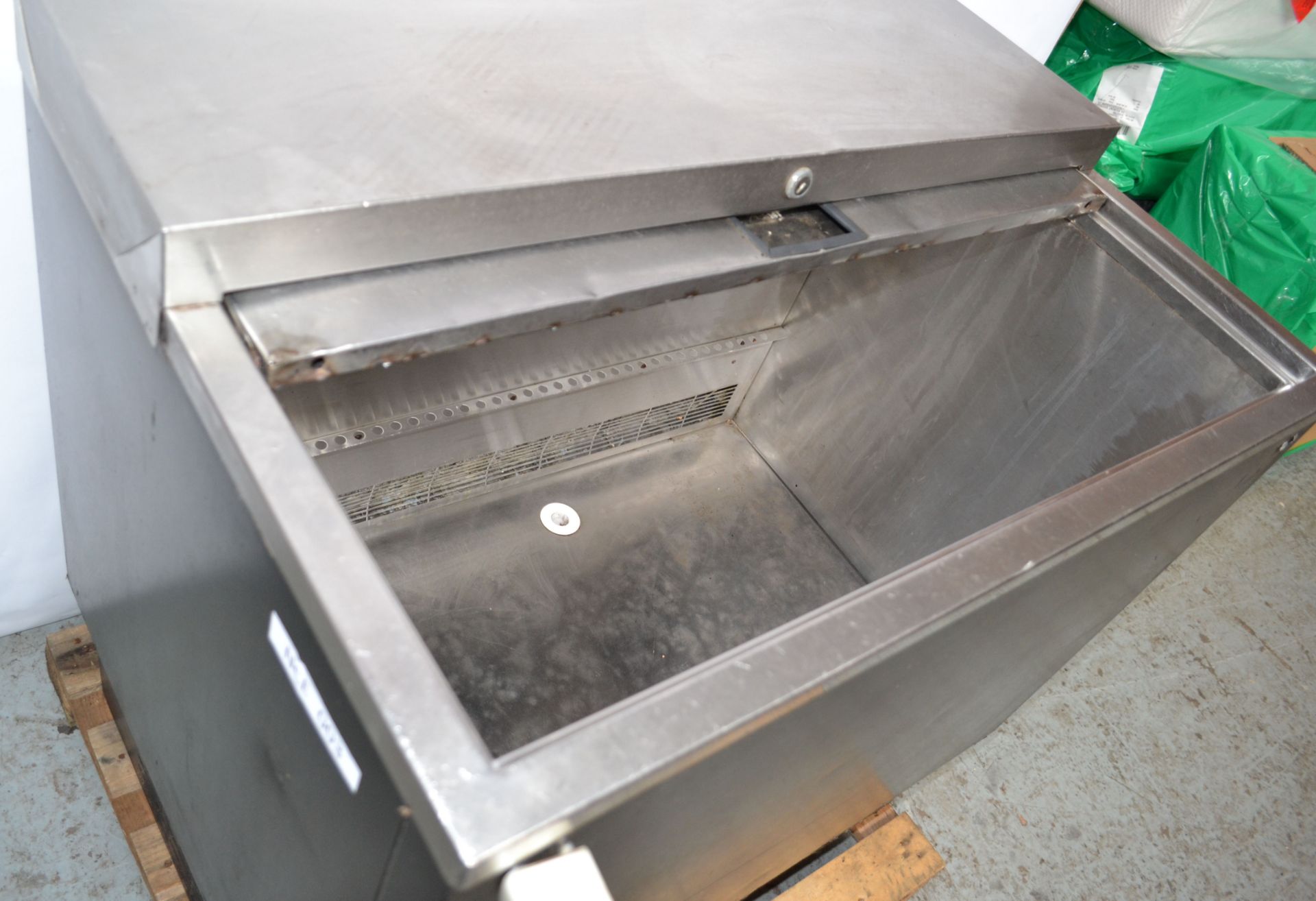 1 x IMC BK90 Series 2 Top Loading Bottle Cooler - Ref :NCE003 - CL007 - Location: Altrincham - Image 10 of 17
