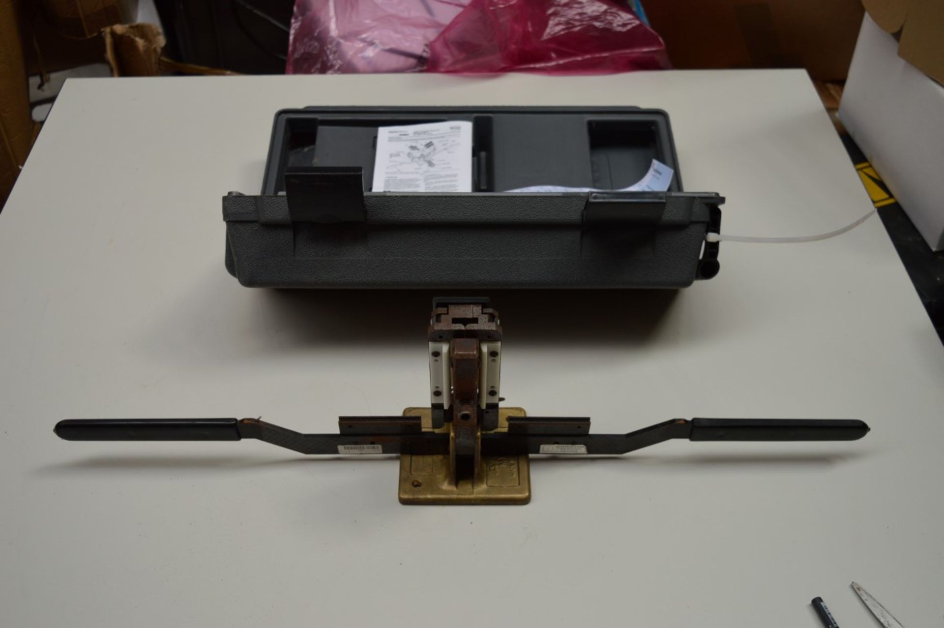 1 x Amp Tyco Champ MI-1 Butterfly Installation Tool - With Case, Instructions and Certificate - - Image 6 of 7