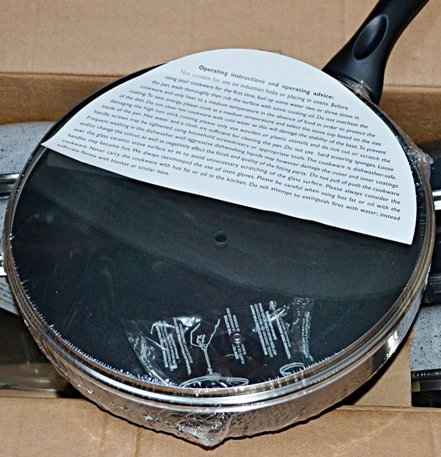 1 x 28cm Non-stick Frying Pans with Glass Lids - Colour: Black - Made In Italy - New & Sealed Stock, - Image 5 of 5