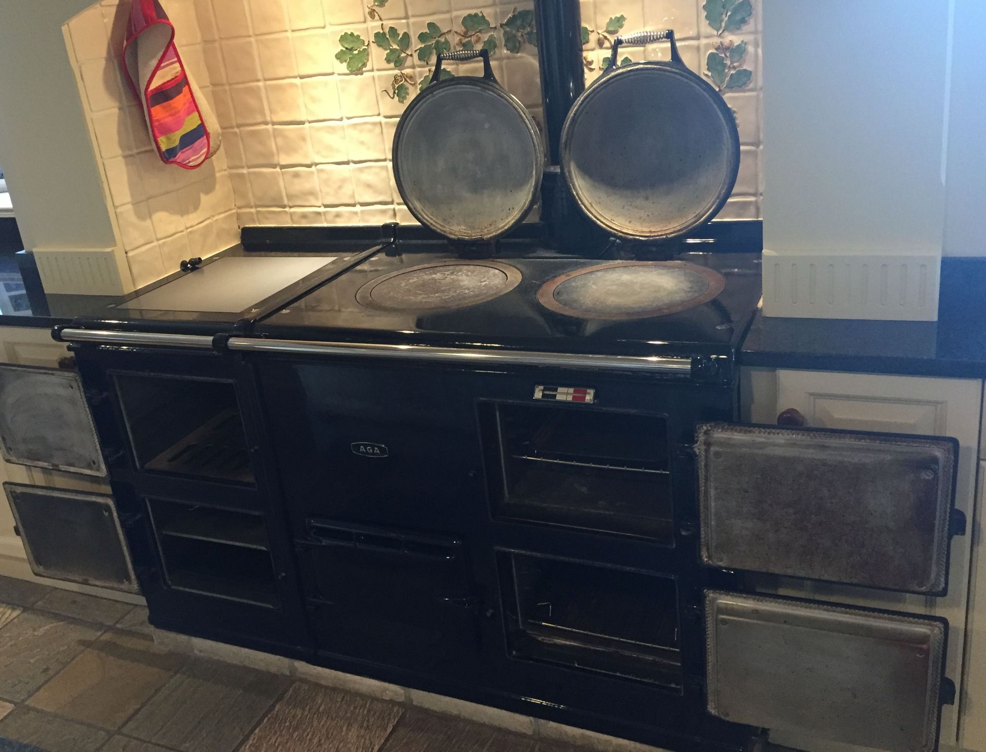 1 x Aga 4-Oven, 3-Plate Dual-Fuel Range Cooker - Cast Iron With Navy Enamel Finish With A Black - Image 9 of 21