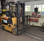 1 x Daewoo 2.5 Ton Fork Lift Counter Balance Truck - BC25S - Includes Charger - Year of