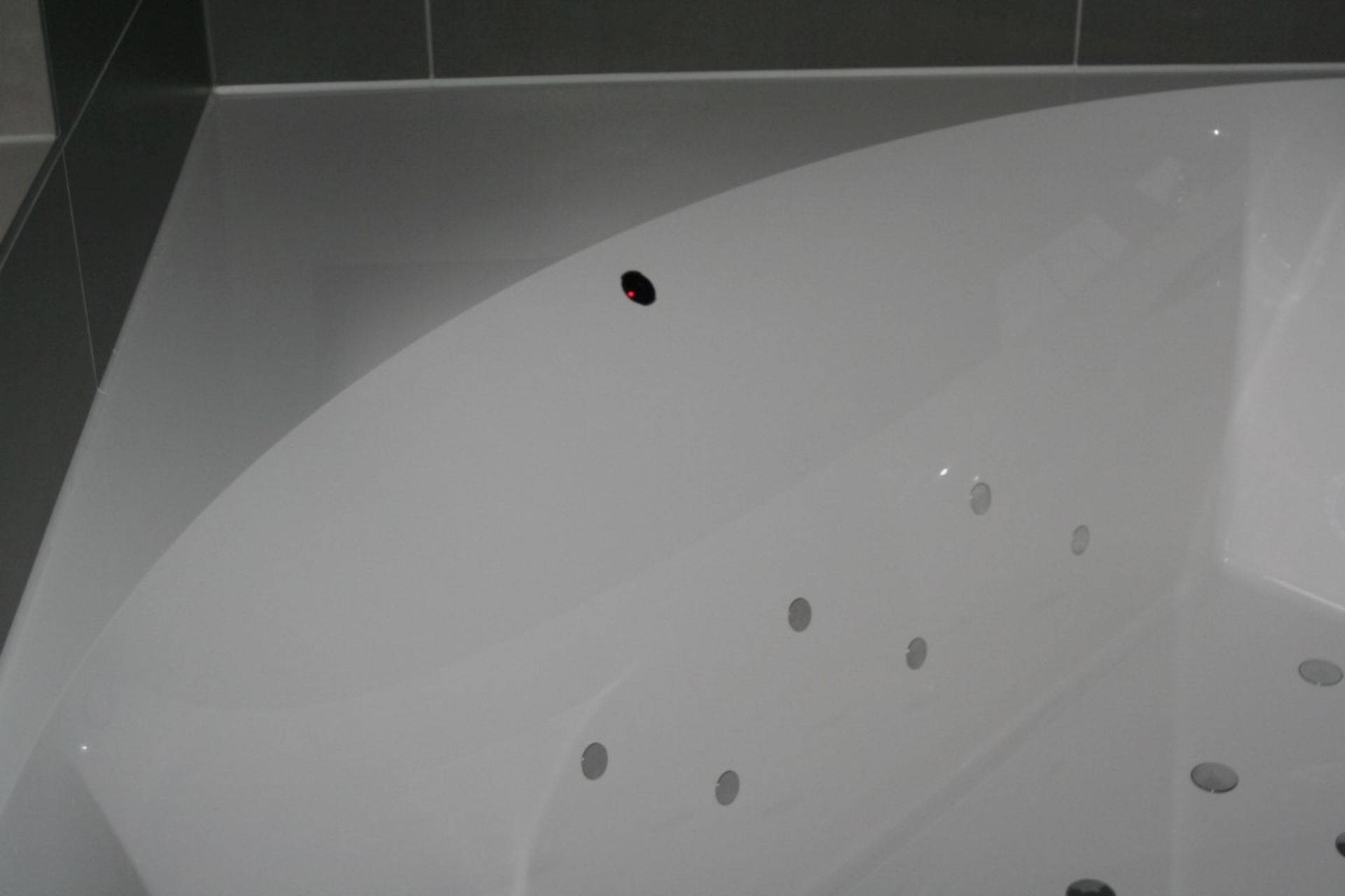 1 x Luxurious Villeroy & Boch Corner Whirlpool Bath - The Ultimate Fitness Combipool - Features 28 - Image 23 of 24