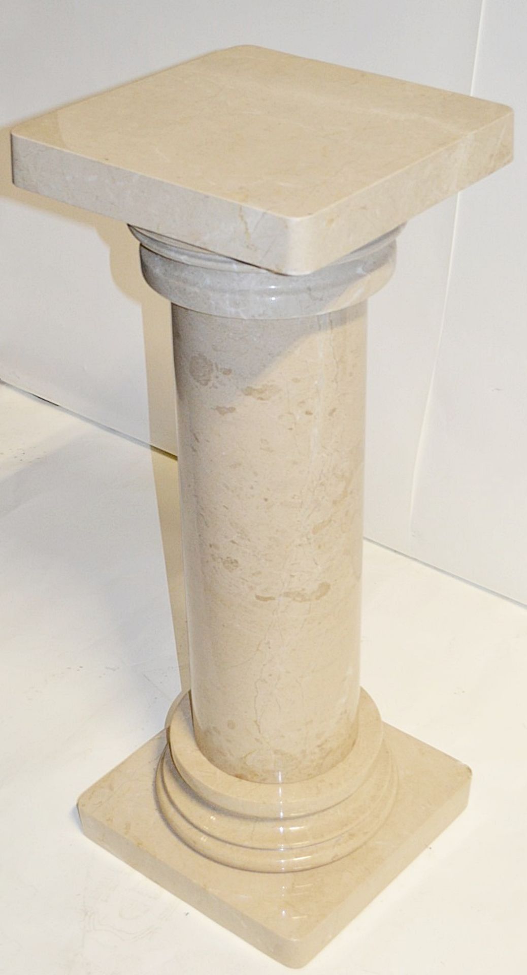 1 x Large Doric Natural Marble Stone Pedestal - Dimensions: 35 x 35 x H92cm - Pre-owned In Great - Image 6 of 7