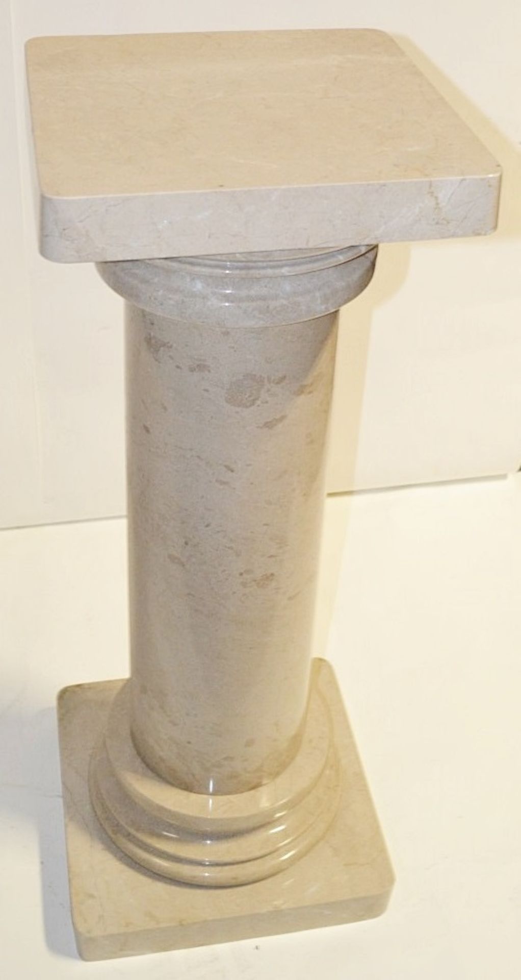 1 x Large Doric Natural Marble Stone Pedestal - Dimensions: 35 x 35 x H92cm - Pre-owned In Great - Image 2 of 7