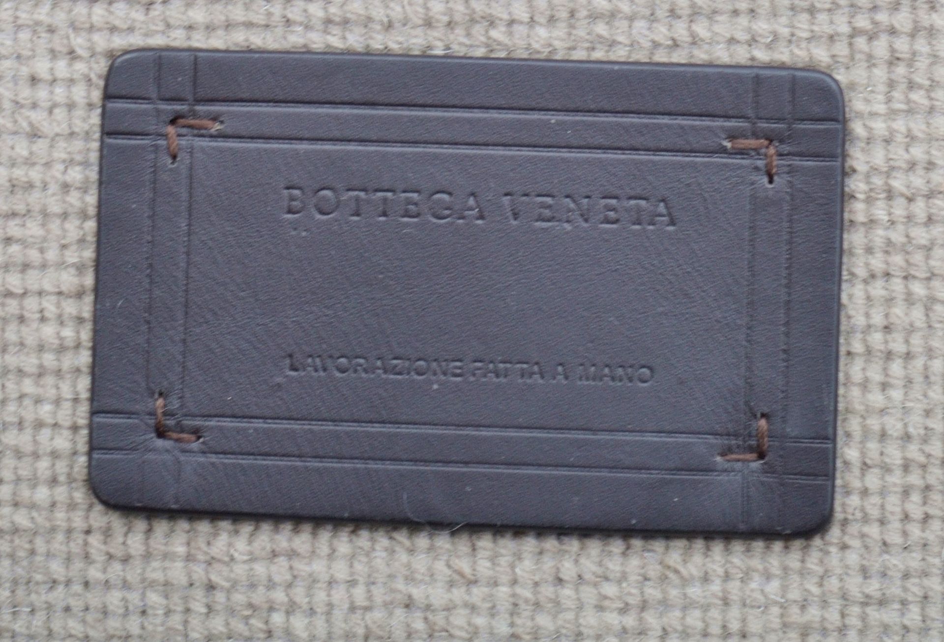 1 x BOTTEGA VENETA  Rug In Light Grey - Dimensions 500 x 350 -  Ref: 5096471 - CL087 - Location: - Image 2 of 4