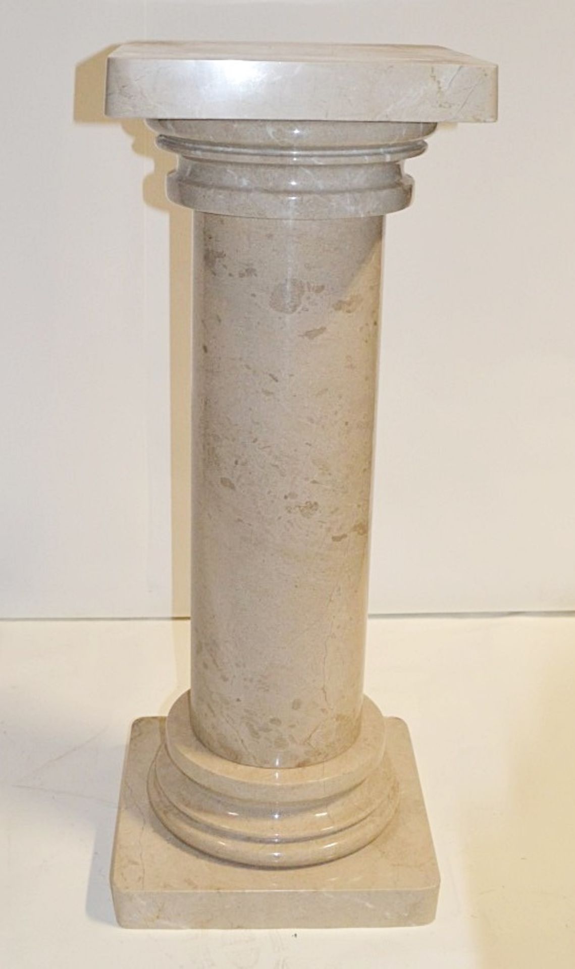 1 x Large Doric Natural Marble Stone Pedestal - Dimensions: 35 x 35 x H92cm - Pre-owned In Great - Image 7 of 7