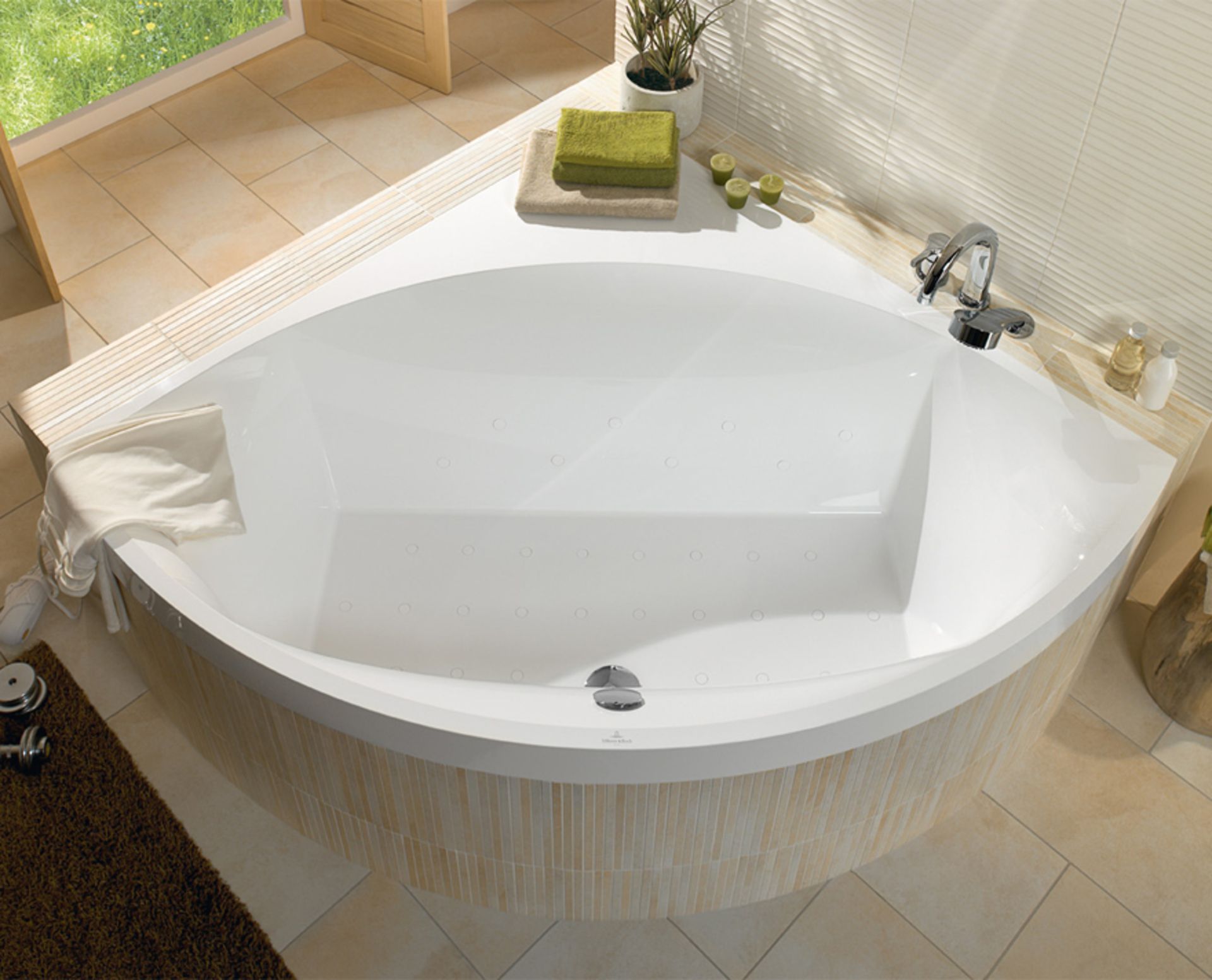 1 x Luxurious Villeroy & Boch Corner Whirlpool Bath - The Ultimate Fitness Combipool - Features 28 - Image 9 of 24