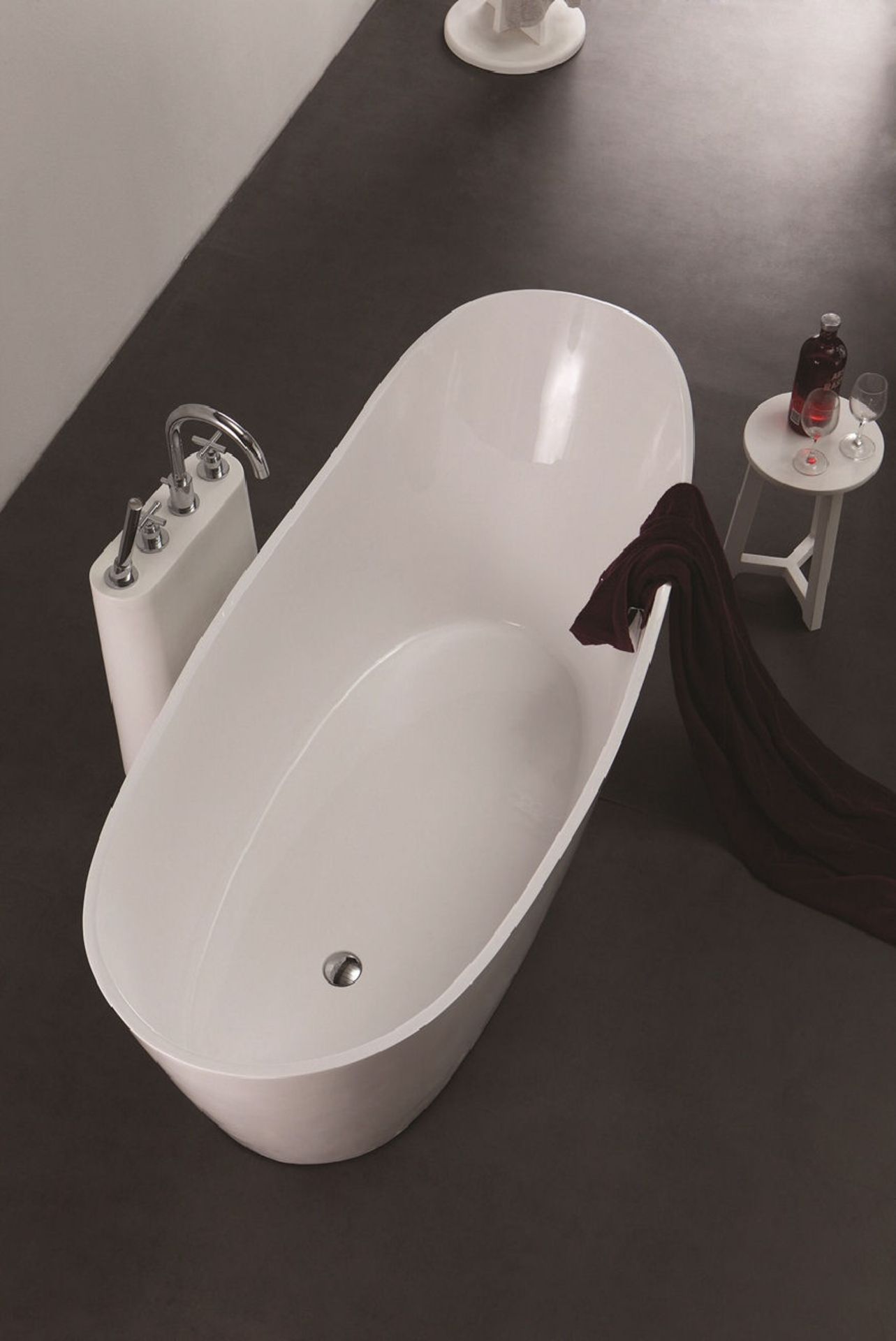 1 x MarbleTECH Curve Bath - A-Grade - Ref:ABT907 - CL170 - Location: Nottingham NG2 - RRP: £2100 - Image 3 of 4