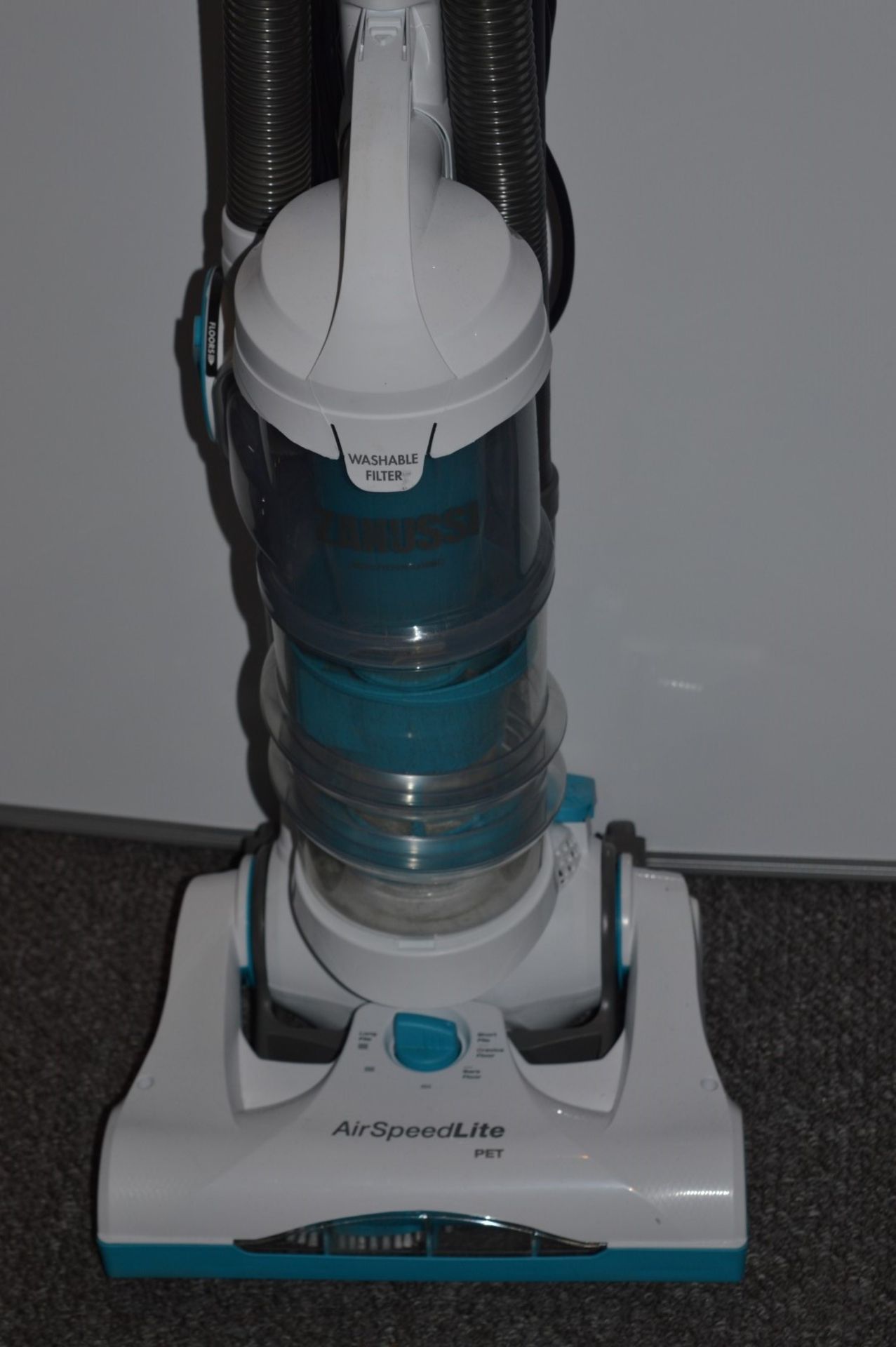 1 x Zanussi Airspeed Lite Pet Vacuum Cleaner - Includes All Accessories - Good Condition With Only - Image 3 of 6