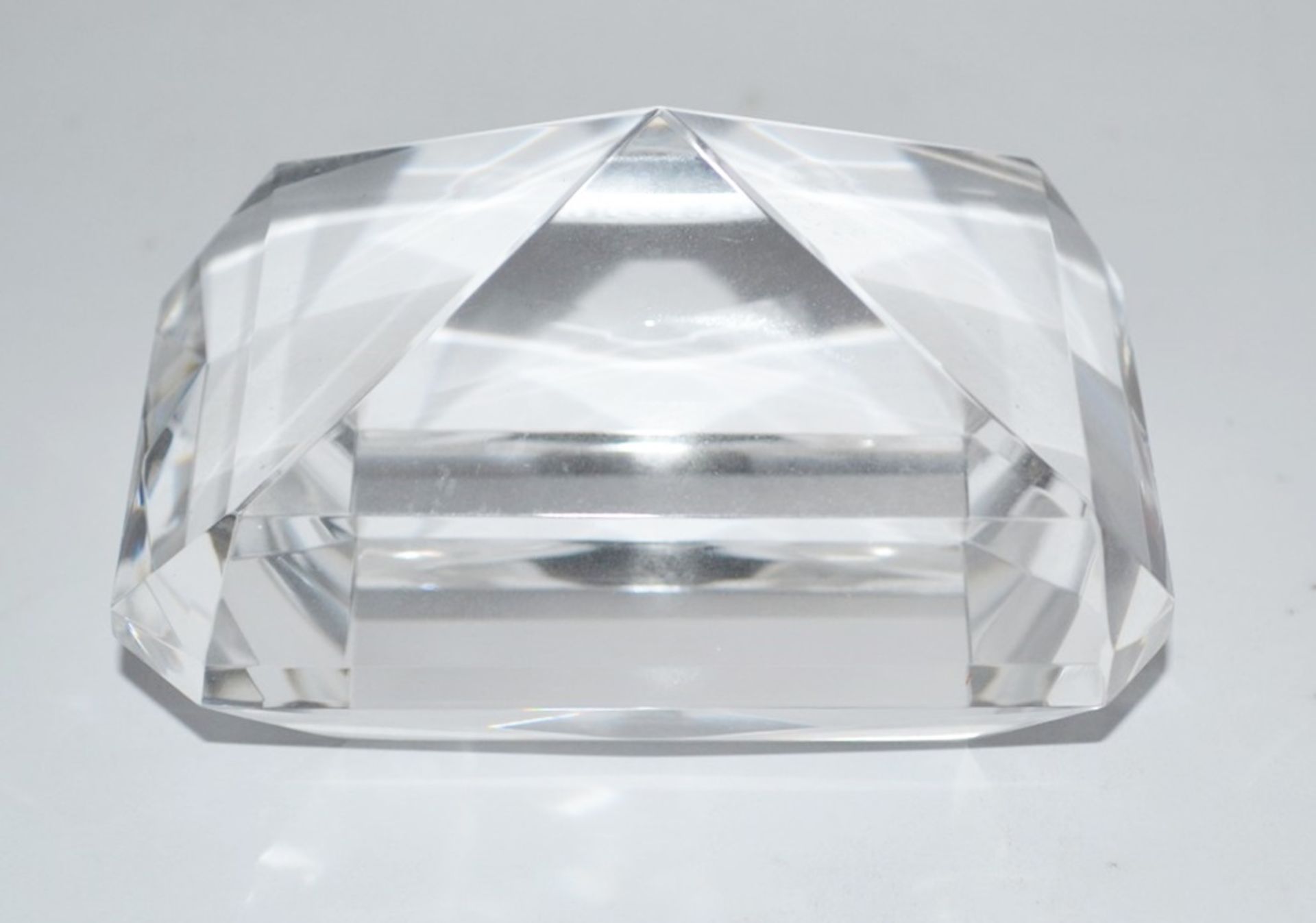 10 x ICE London Emerald Shaped Crystal Paperweight - Colour: Clear - 100mm In Diameter - New & Boxed - Image 3 of 4