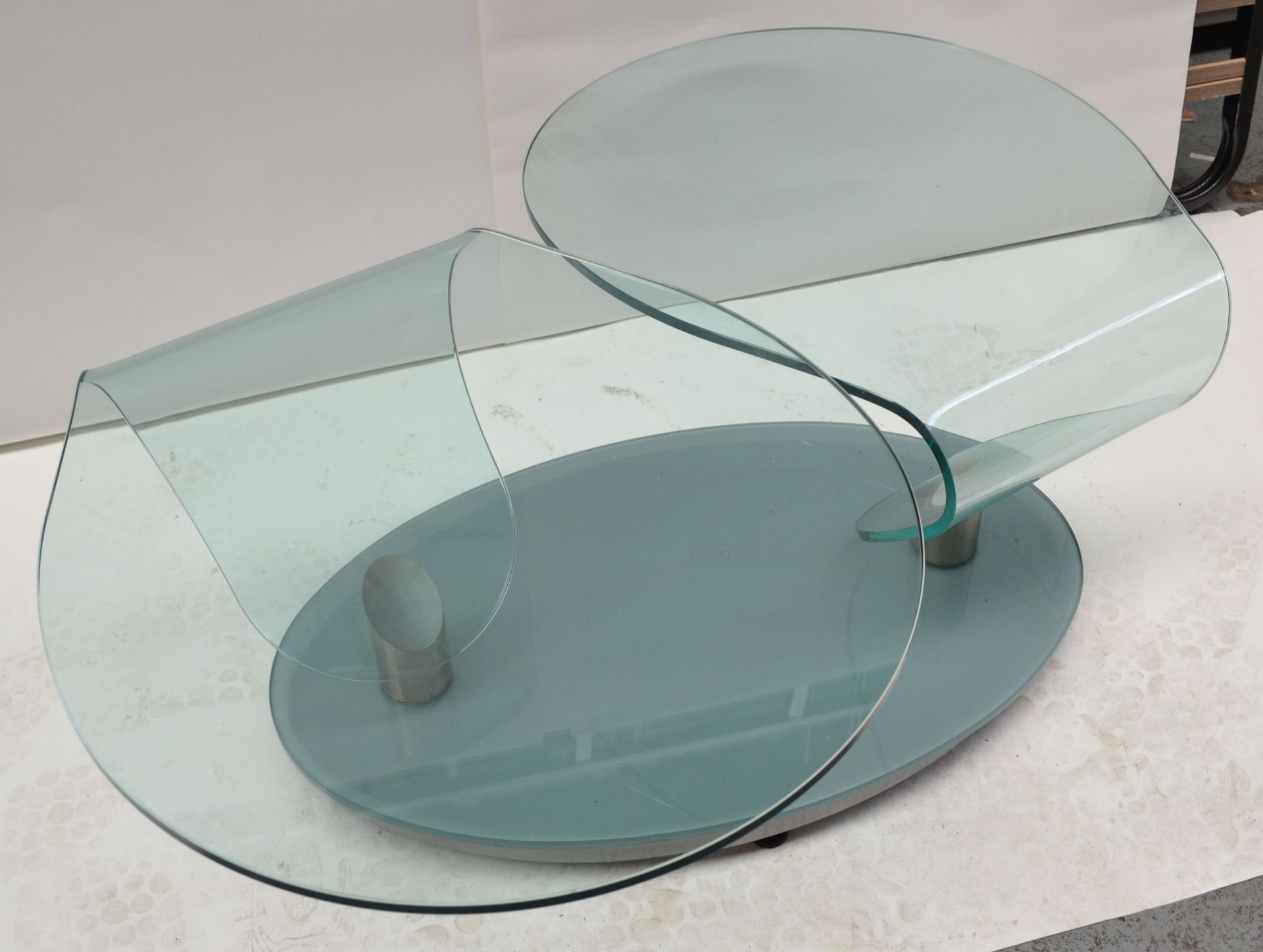 1 x Contemporary Swivelling Glass Coffee Table - AE007 - CL007 - Location: Altrincham WA14 - Image 7 of 13