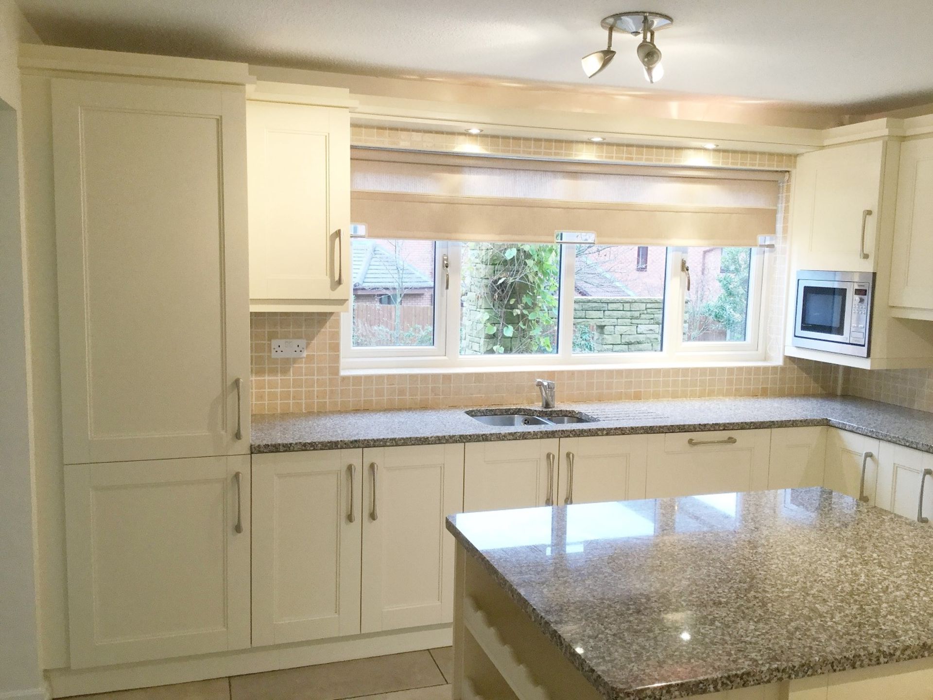 1 x Beautifully Crafted Bespoke Fitted Kitchen With Granite Worktops, Central Island, Utility - Image 4 of 18