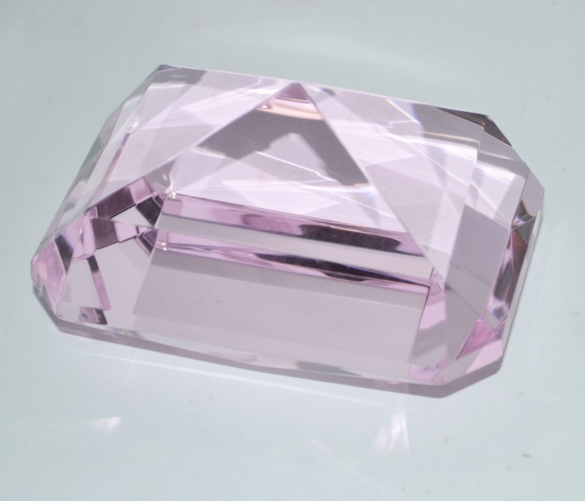 10 x ICE London Emerald Shaped Crystal Paperweight - Colour: Pink - 100mm In Diameter - New & - Image 3 of 4