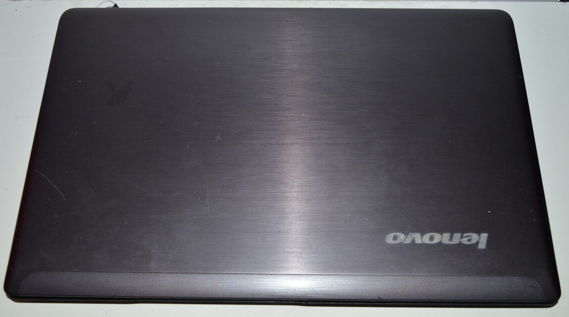 1 x Lenovo Z570 Ideapad Laptop Computer With Intel Core i3 Processor and 15.6 Inch Screen - - Image 4 of 6