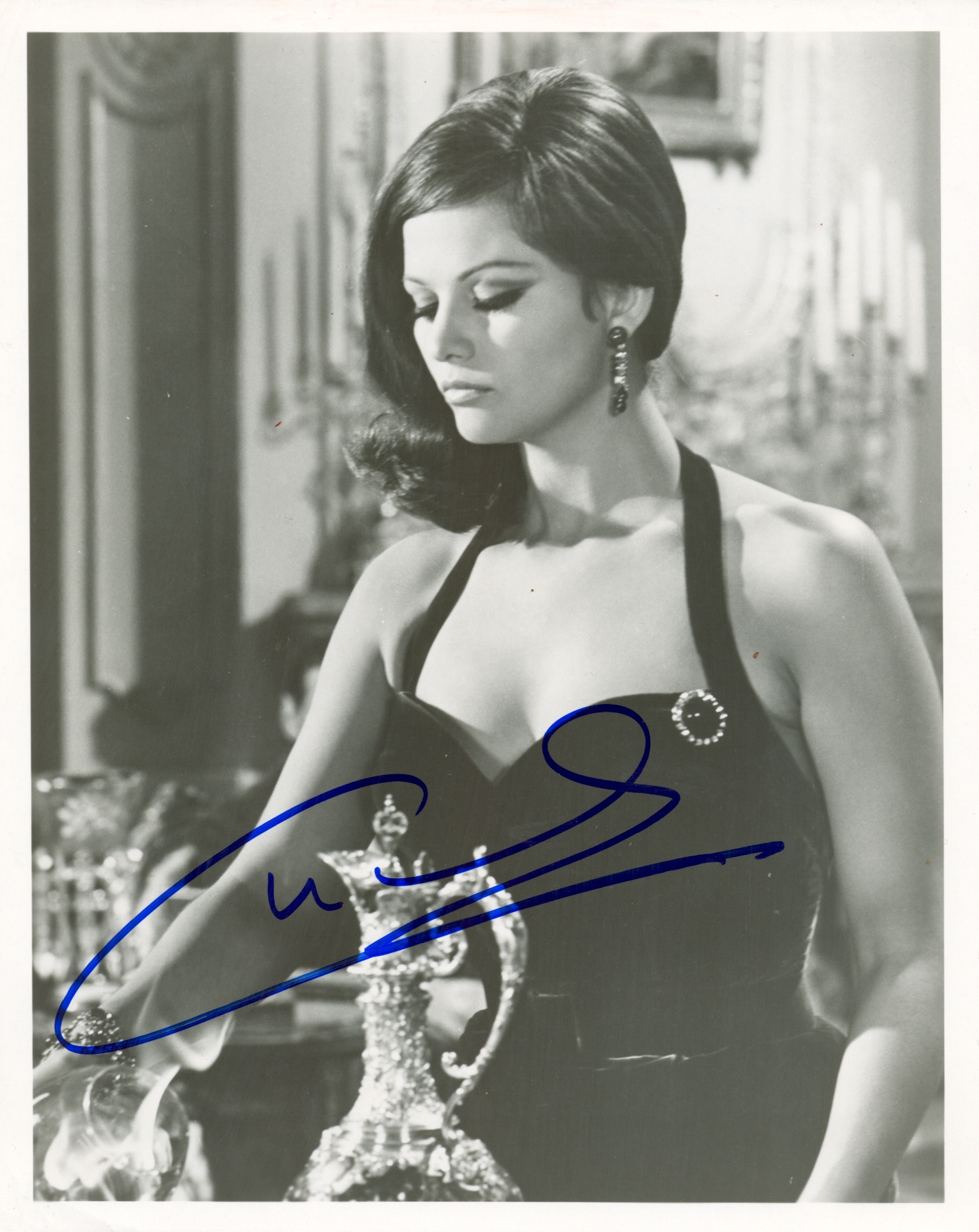ITALIAN ACTRESSES: Signed 8 x 10 photographs and slightly smaller (2) by various Italian actresses,