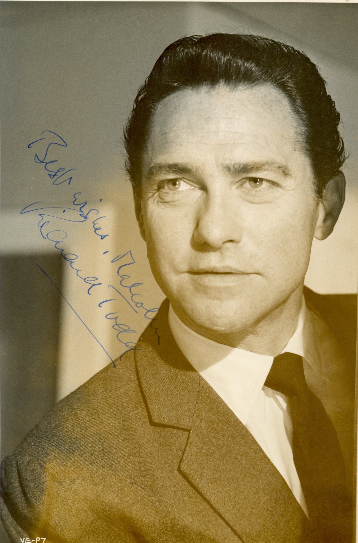 ACTORS: Selection of vintage signed 8 x 10 photographs by various film actors comprising Farley