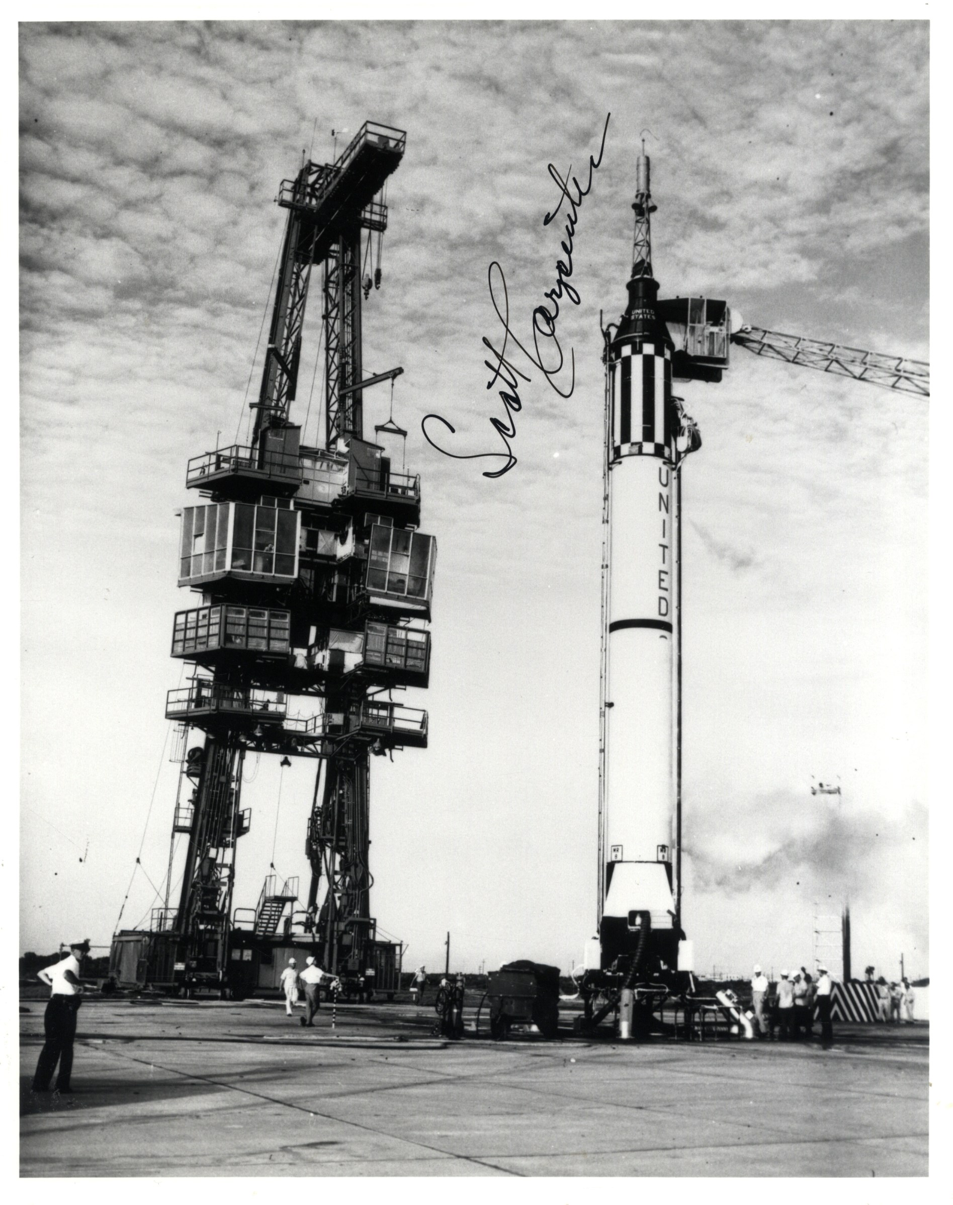 MERCURY SEVEN LAUNCHES: Small selection of signed 8 x 10 photographs (2), - Image 4 of 4