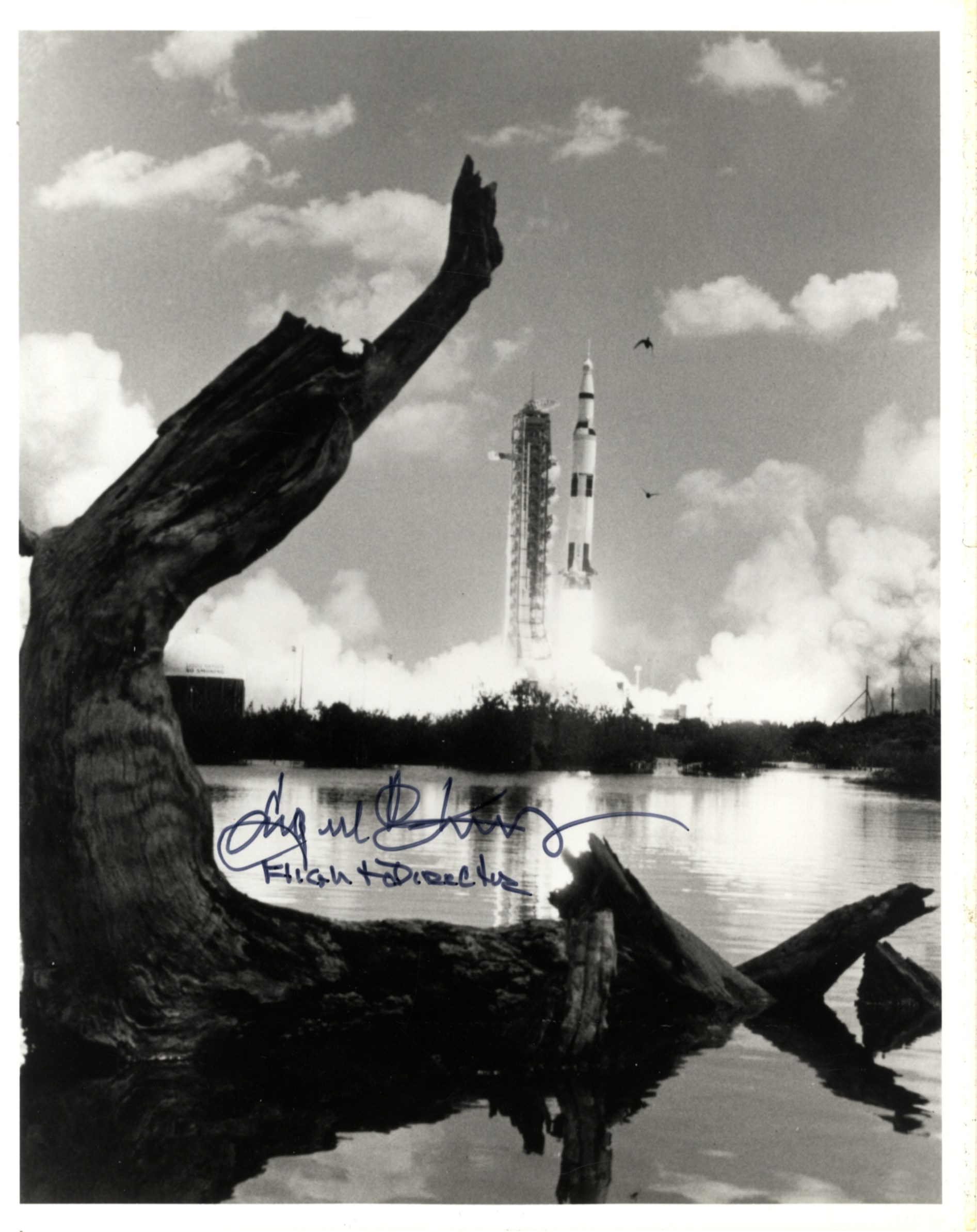 APOLLO ROCKET LAUNCHES: A good selection of individually signed 8 x 10 photographs by various - Image 7 of 8