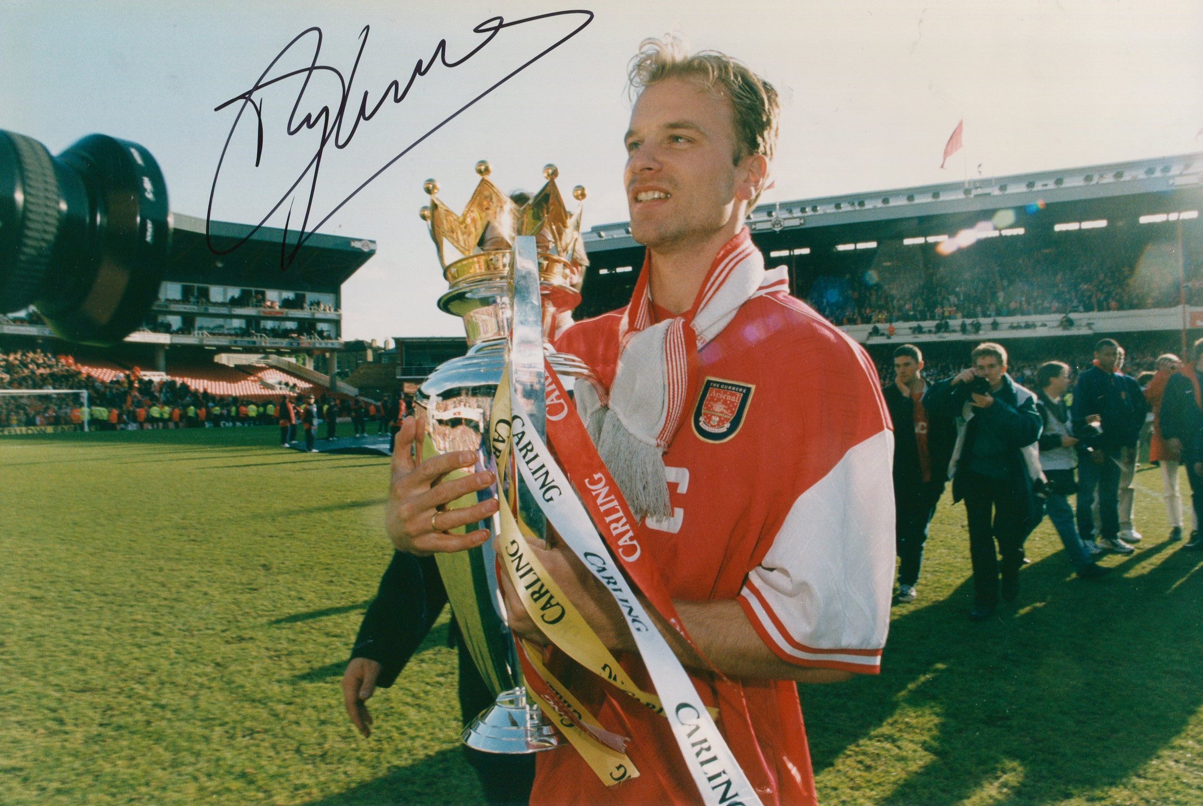 ARSENAL: Selection of signed colour 8 x 12 photographs and a few slightly smaller by various - Image 9 of 10