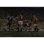 MANCHESTER UNITED: A good multiple signed colour 20 x 14 photograph by the Manchester United