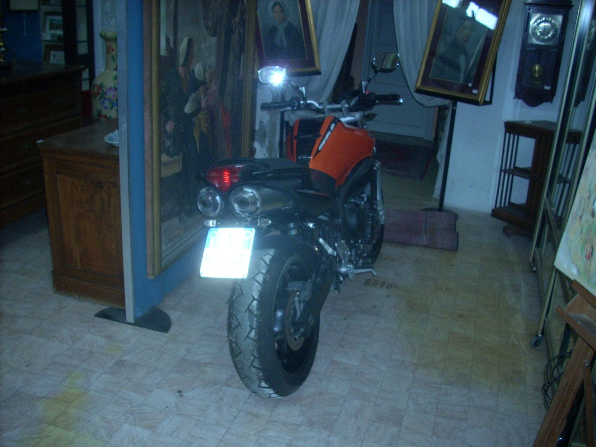 N. 1 (ES. N° 126/16 IVG N° 444) MOTOVEICOLO YAMAHA FZS 600 TG. CX 97593, ANNO IMM.2006 - Image 3 of 4