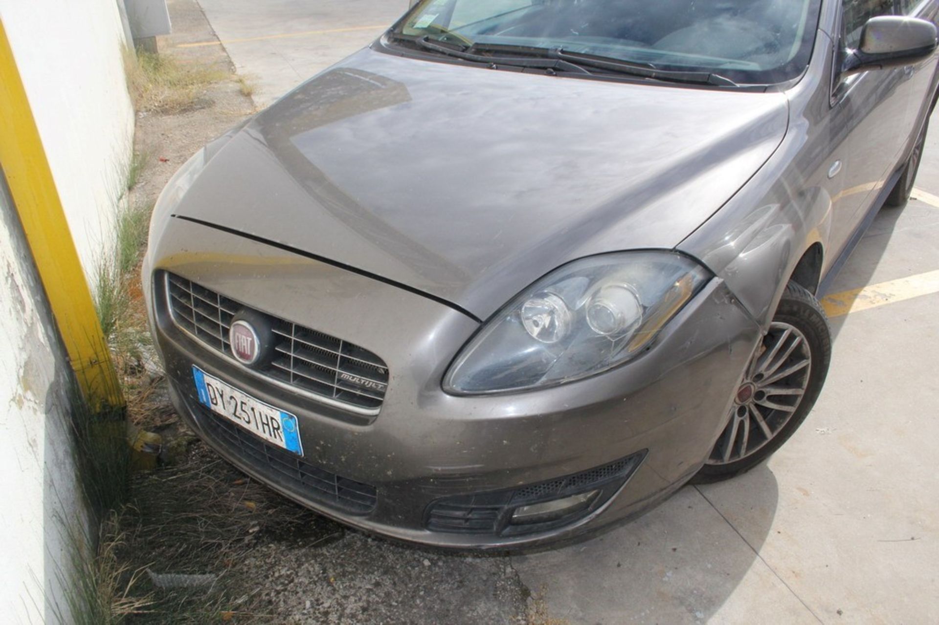 N. 14 (618 IVG) AUTOVETTURA FIAT CROMA TARGA DY251HR ANNO 2009