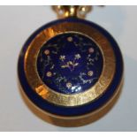 Spilla orologio in oro 18Kt con smalti anni'60 (orologio funzionante).