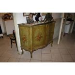 N. 11 (5.280 IVG AMM. SOSTEGNO) CREDENZA IN LEGNO LACCATO A DUE ANTE CON DISEGNI FLOREALI, CM.