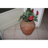 N. 17 (5.280 IVG AMM. SOSTEGNO) VASO IN TERRACOTTA