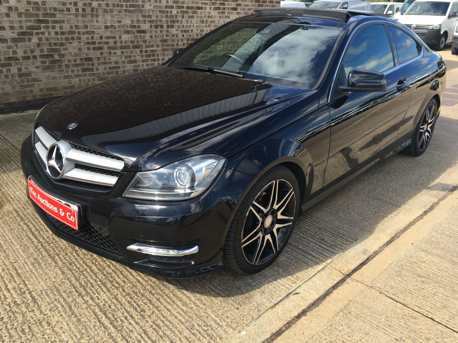 2013 MERCEDES BENZ C CLASS DIESEL COUPE C220 CDI Blue Efficiency AMG Sport Plus 2dr Auto - Image 4 of 25